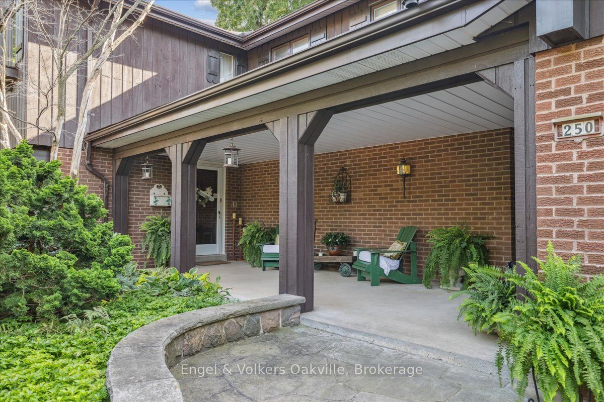 250 Gatestone Avenue Property Photo 6