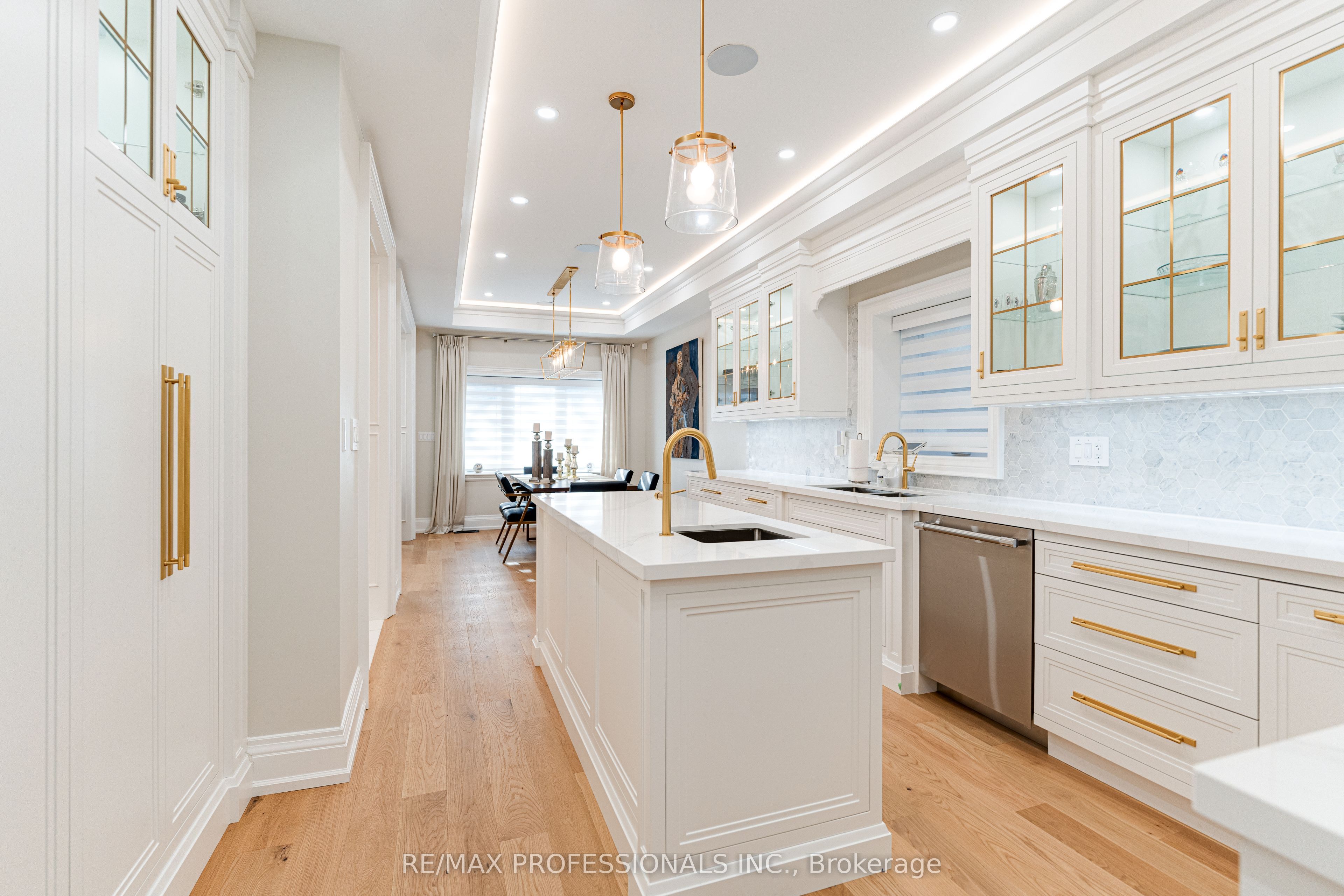 161 The Kingsway Property Photo 8