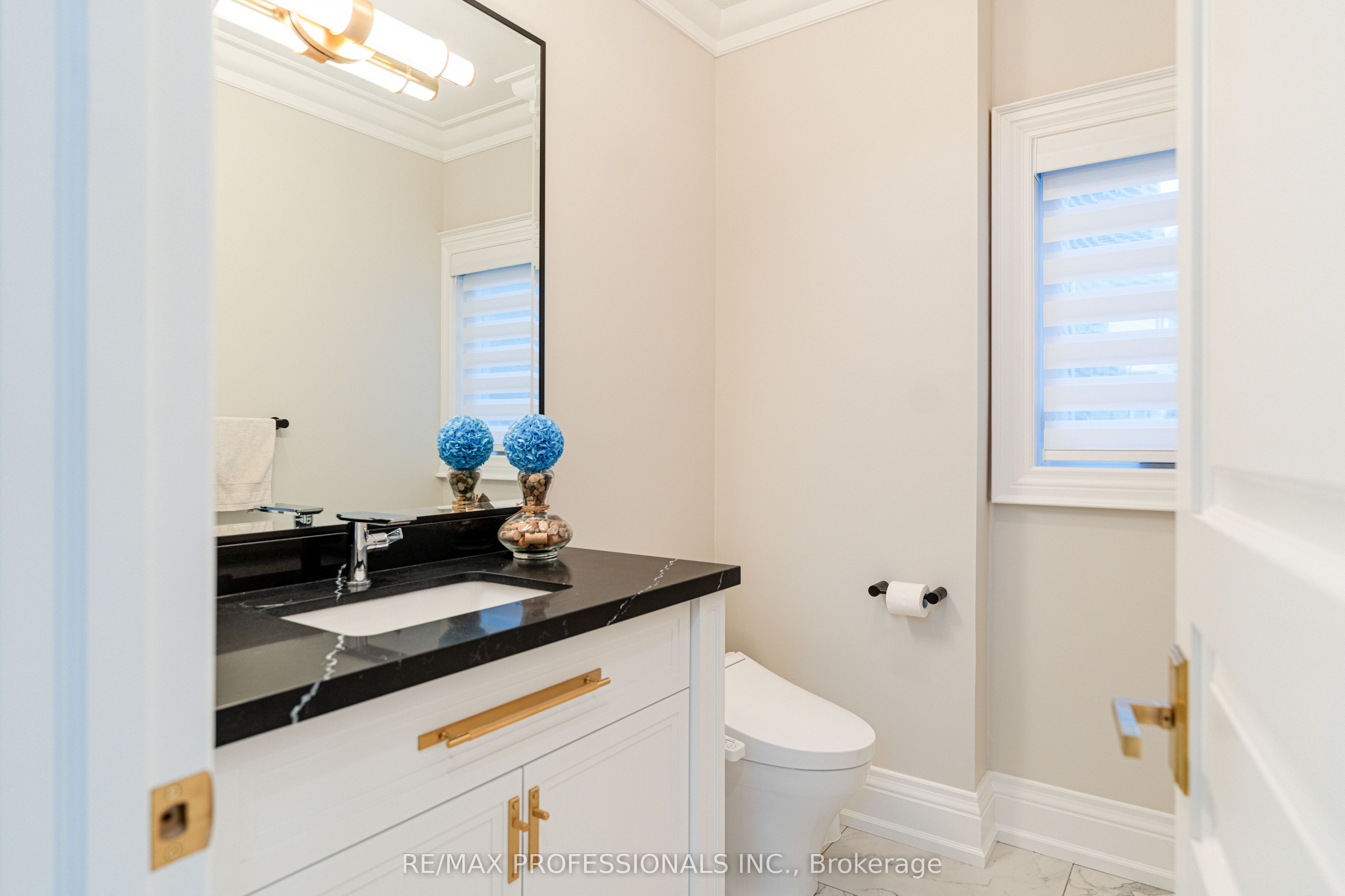 161 The Kingsway Property Photo 14