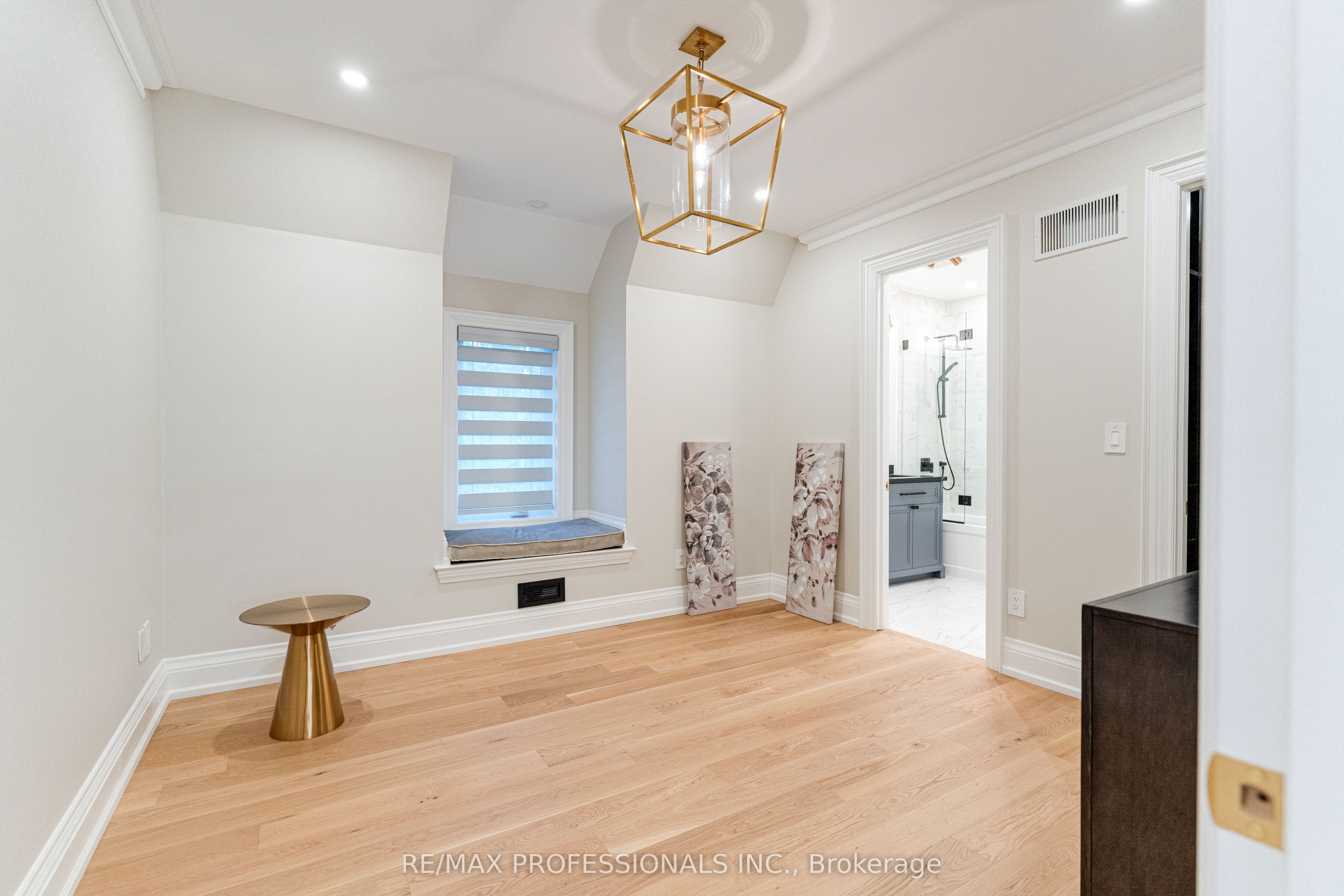 161 The Kingsway Property Photo 20