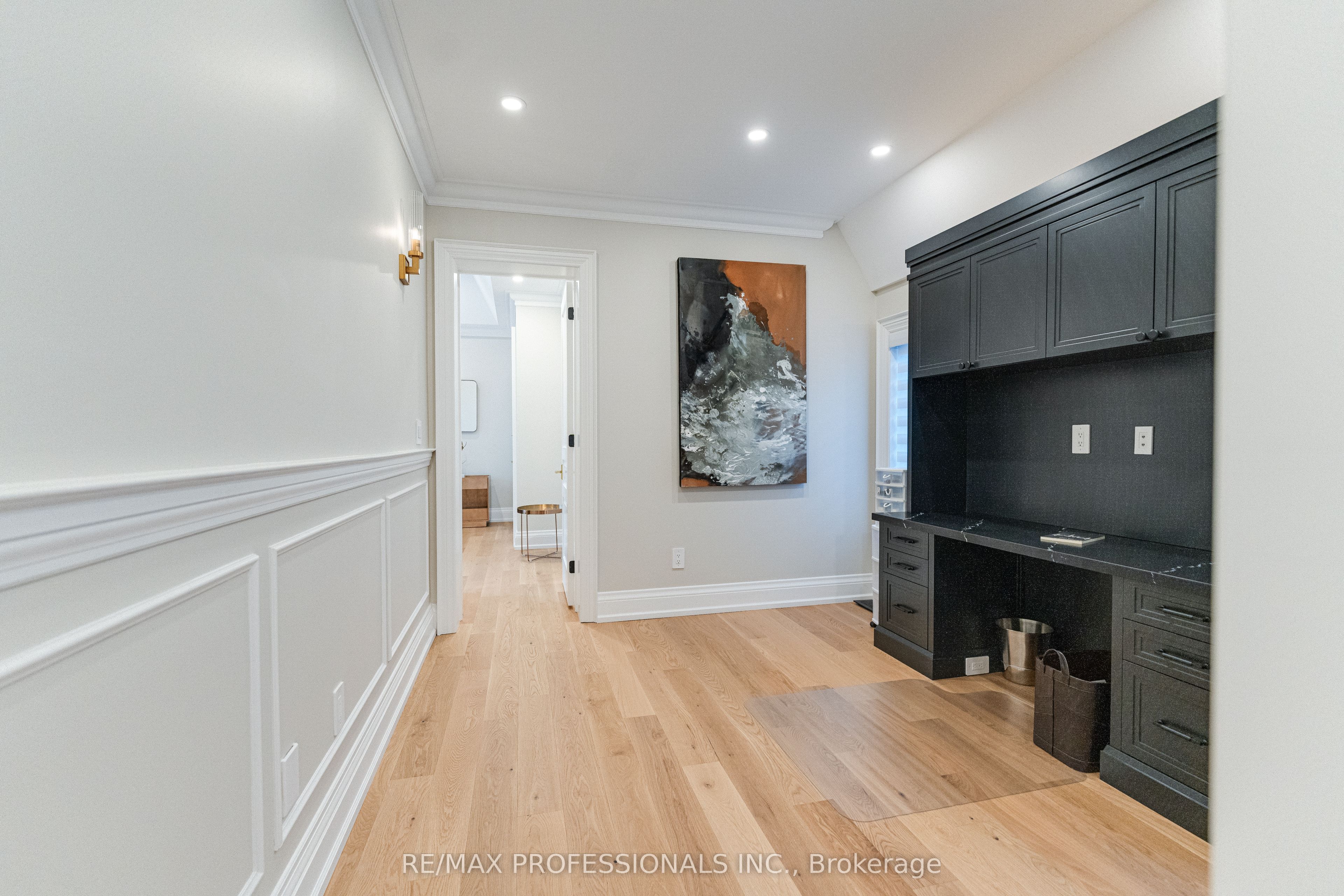 161 The Kingsway Property Photo 23