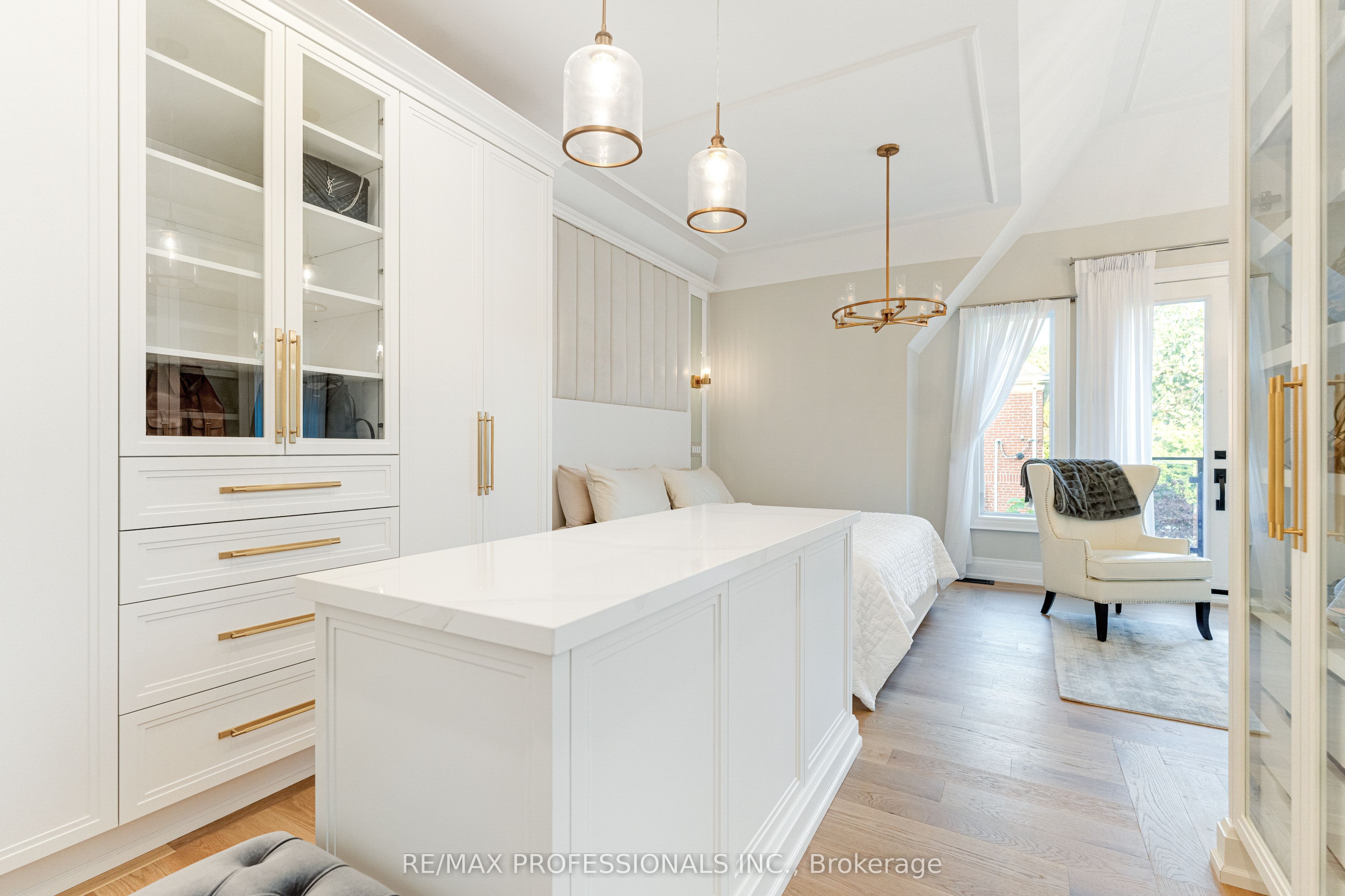 161 The Kingsway Property Photo 27