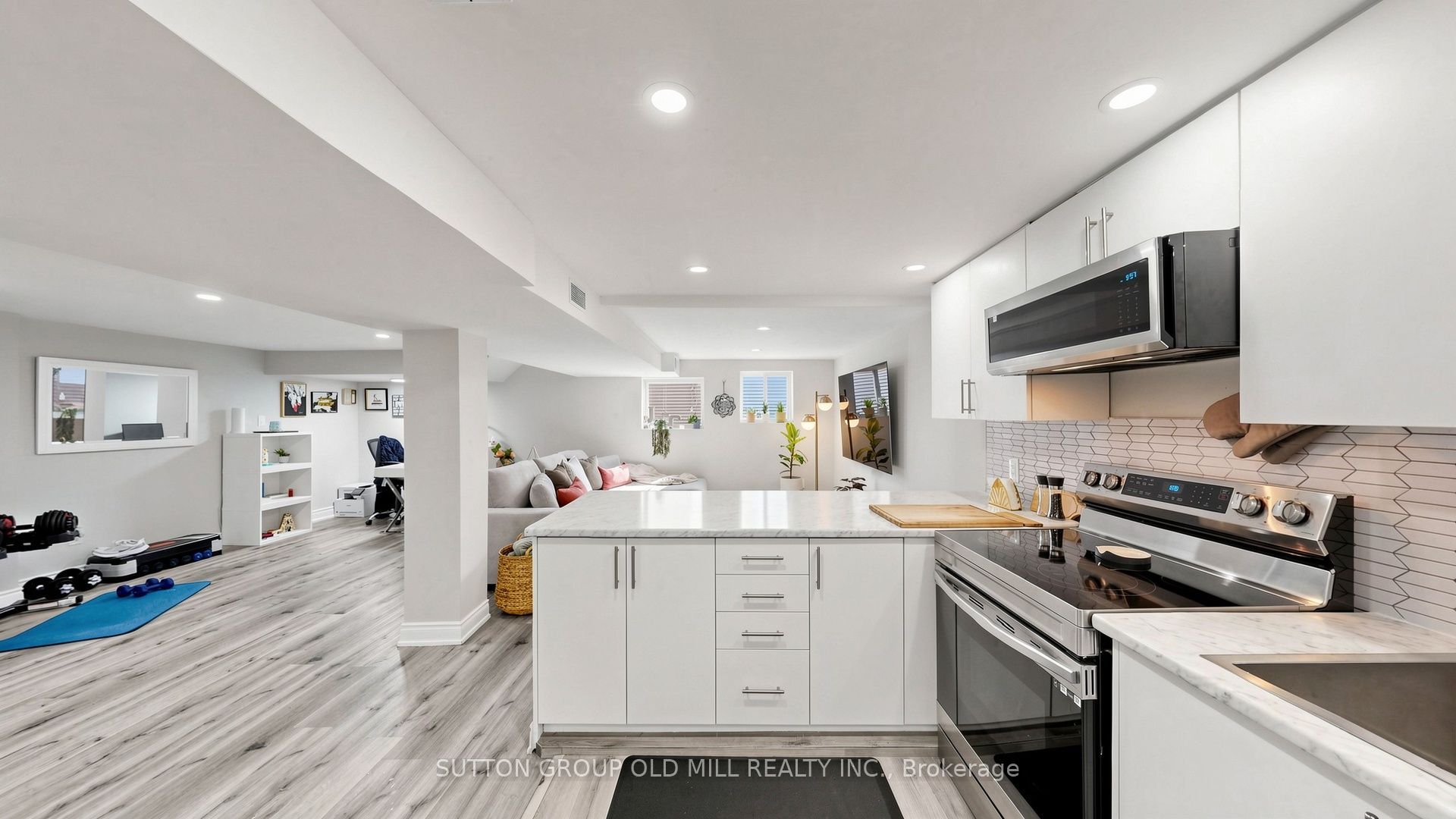 19 Ascot Avenue Property Photo 37
