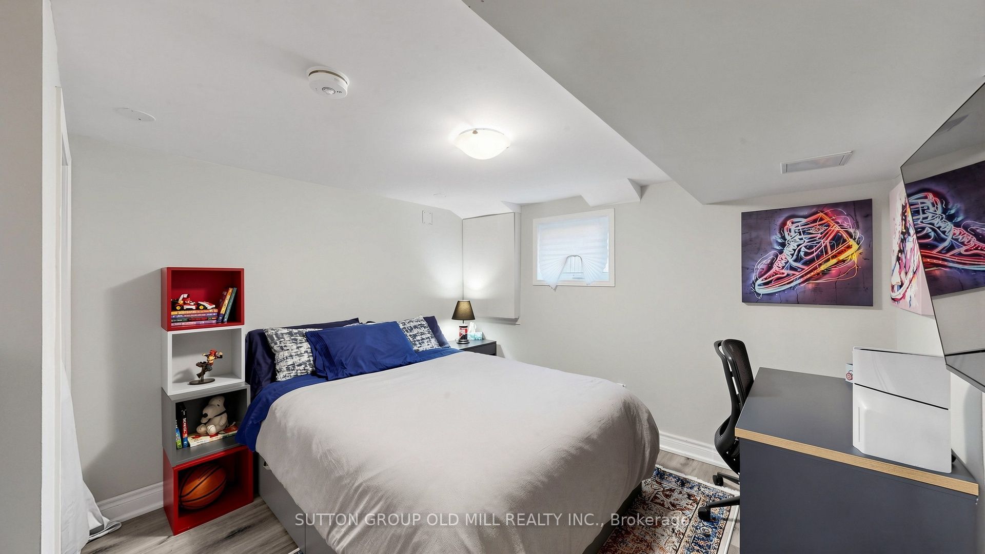 19 Ascot Avenue Property Photo 39