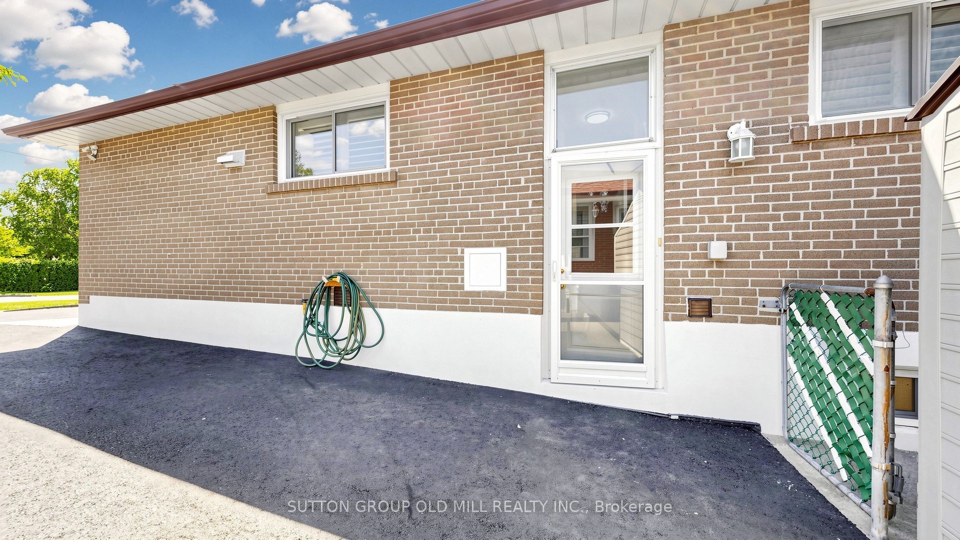 19 Ascot Avenue Property Photo 47