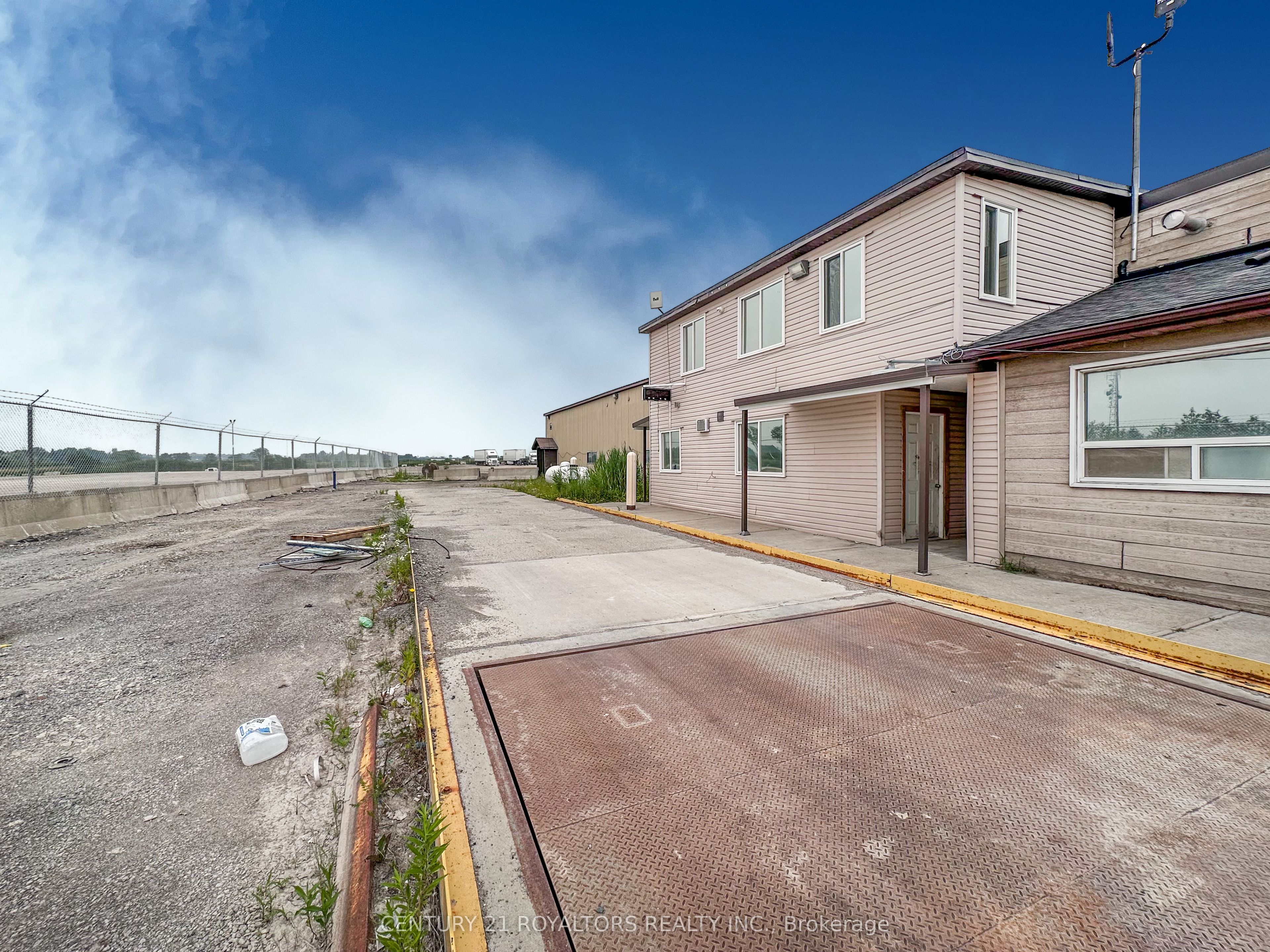 6202 Healey Road N Property Photo 15