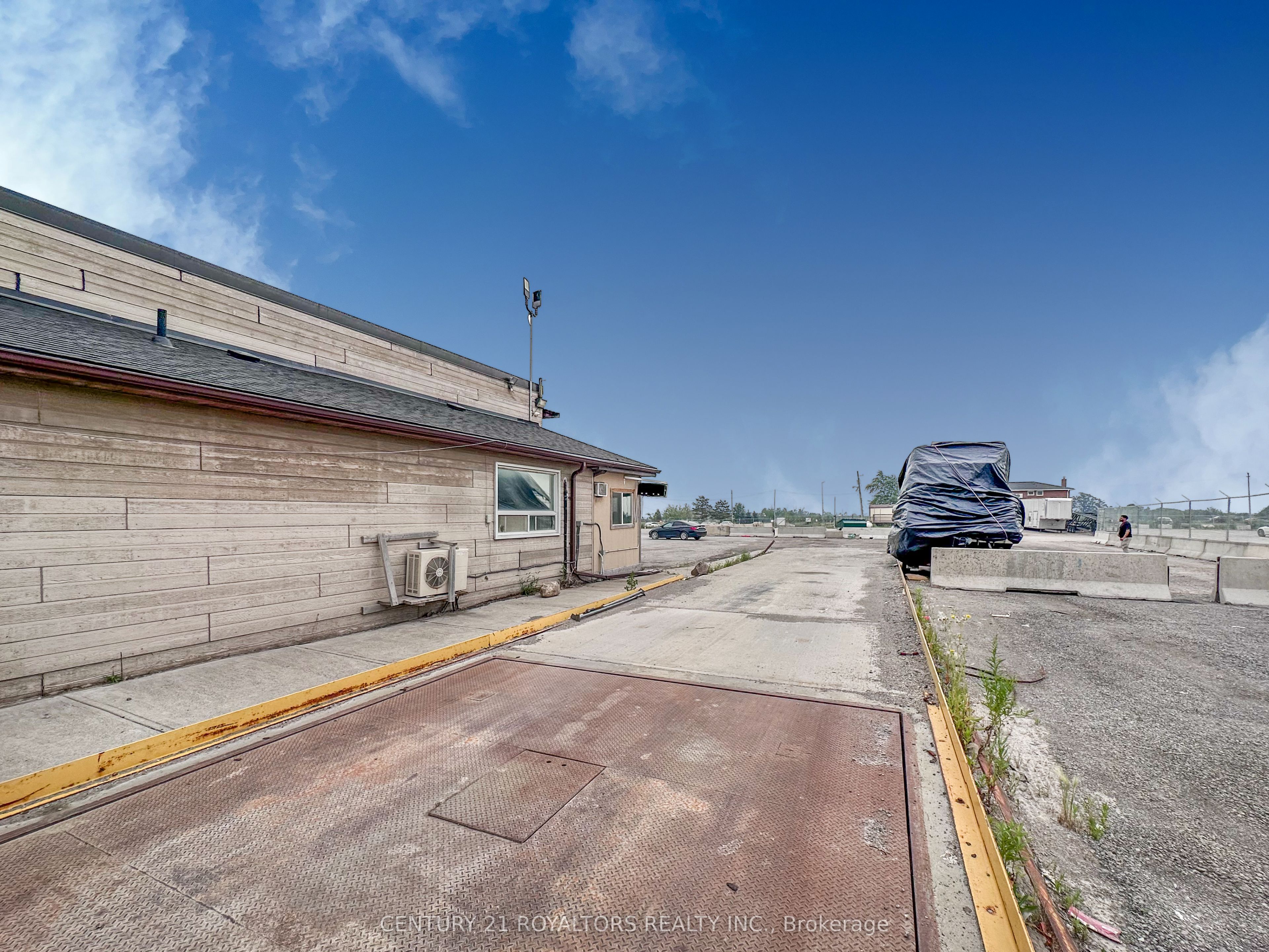 6202 Healey Road N Property Photo 16