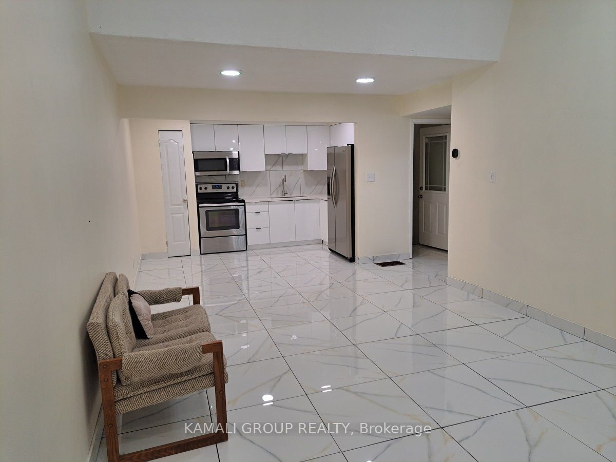 262 John Garland Boulevard 209 Property Photo 4
