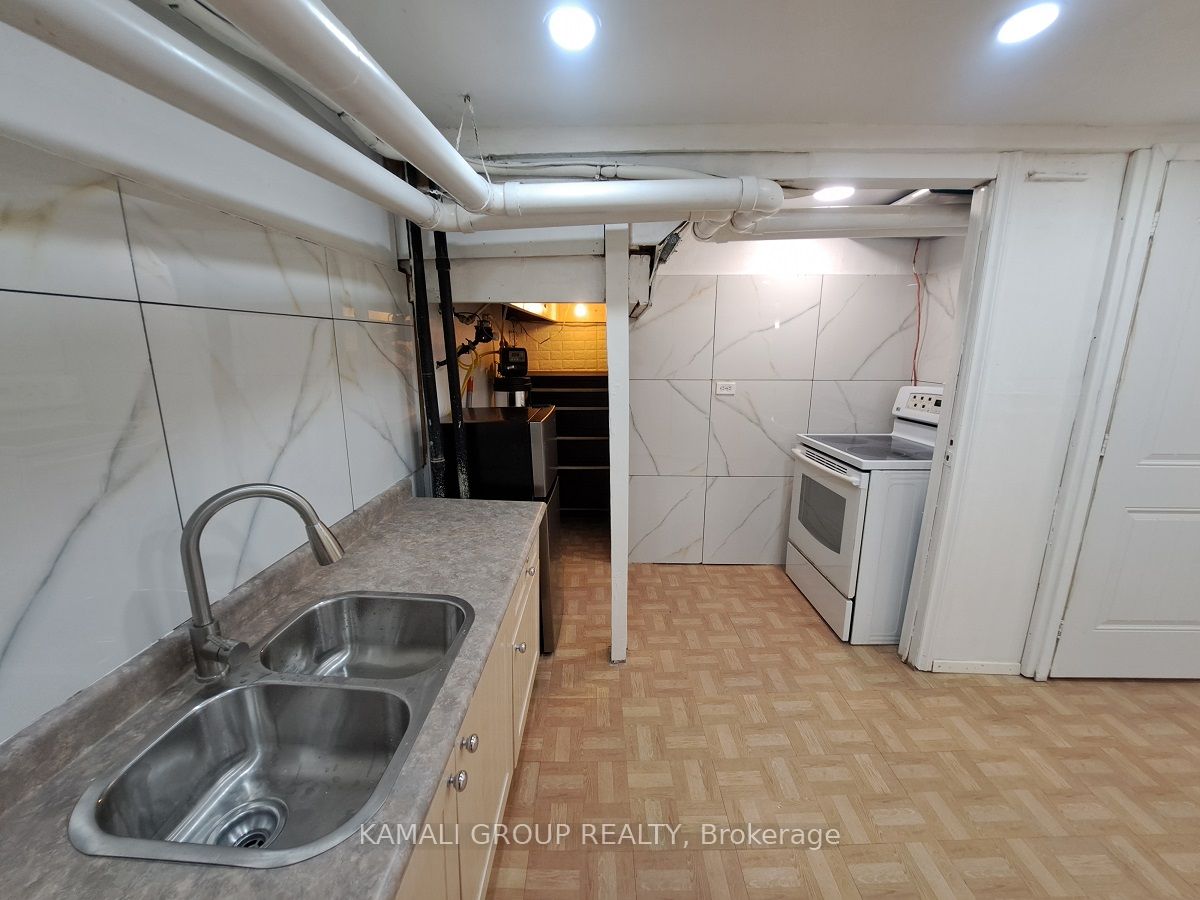 262 John Garland Boulevard 209 Property Photo 18