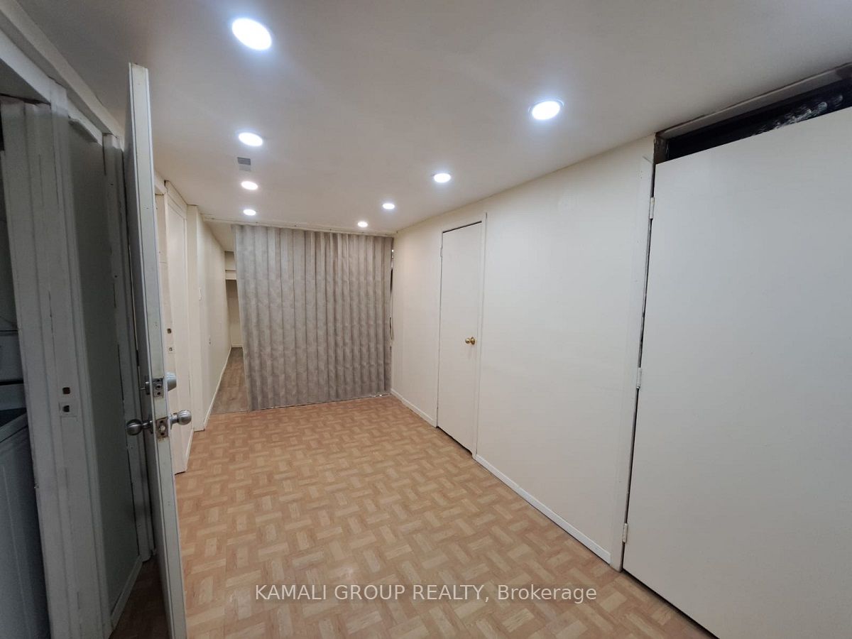 262 John Garland Boulevard 209 Property Photo 21