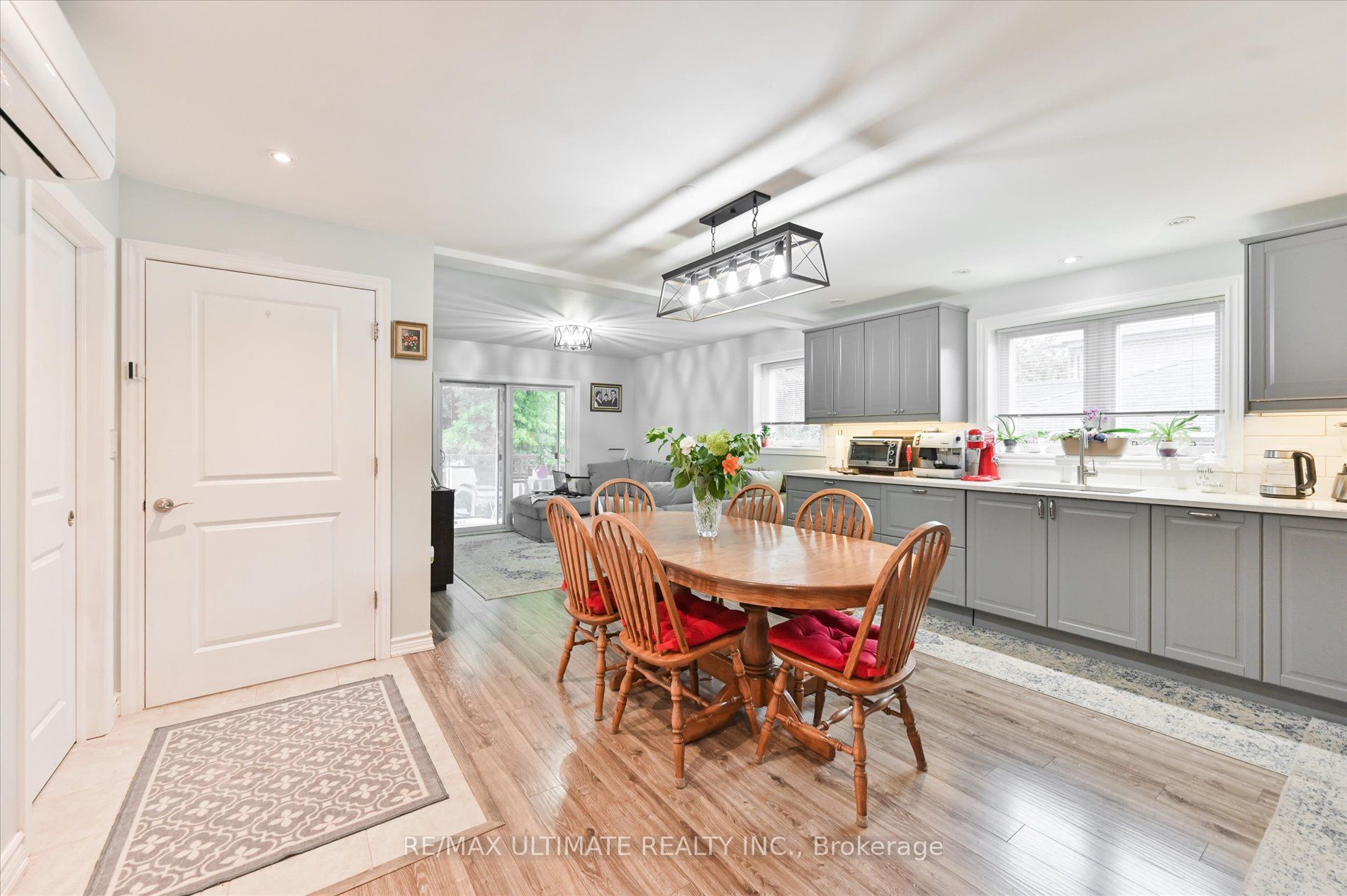 76 Hilldale Road Property Photo 4