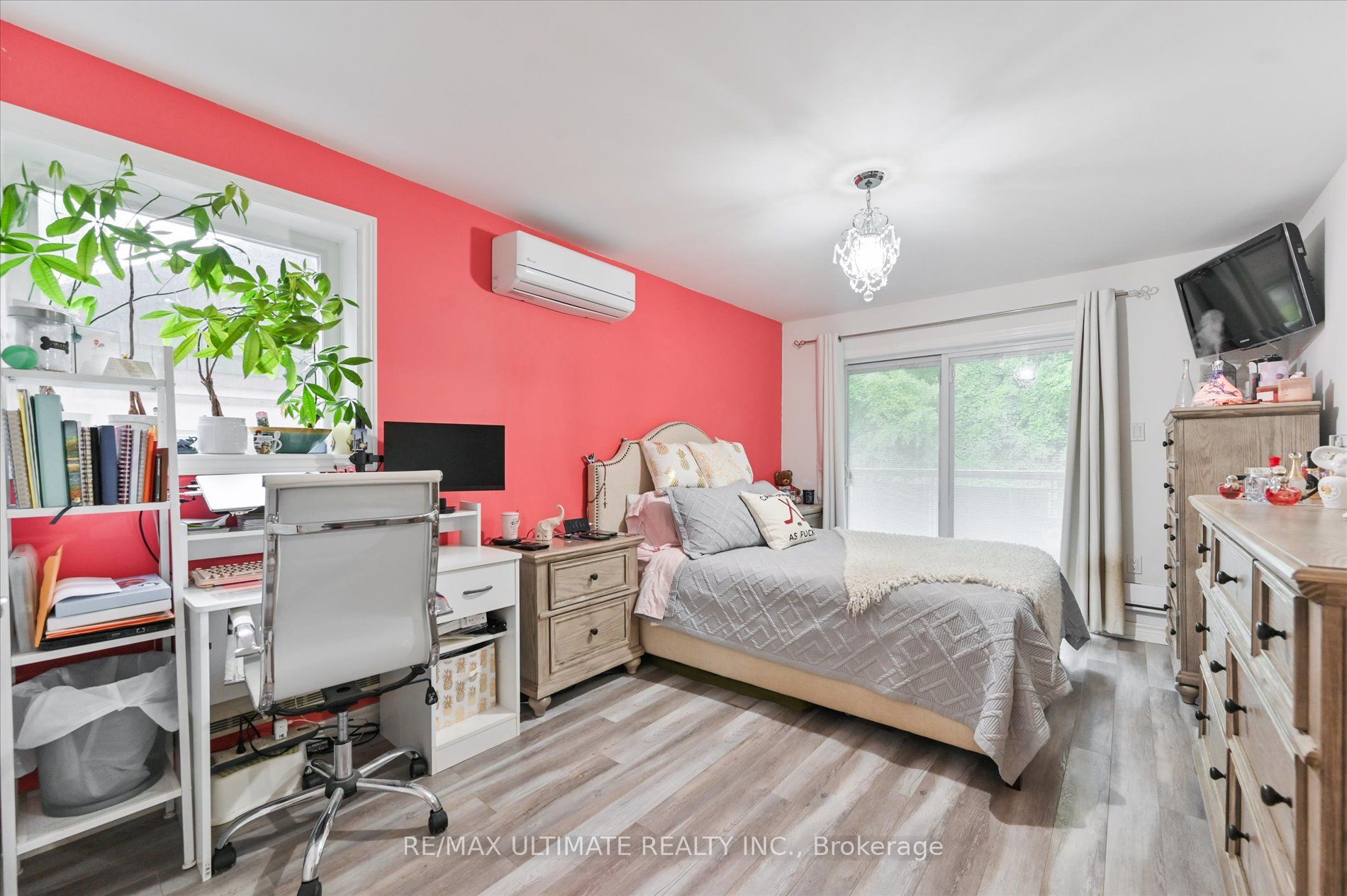 76 Hilldale Road Property Photo 14