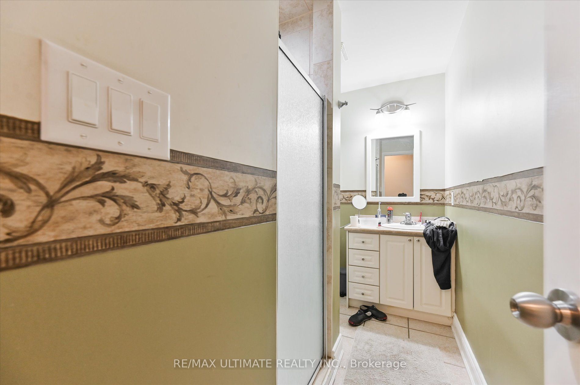 76 Hilldale Road Property Photo 32