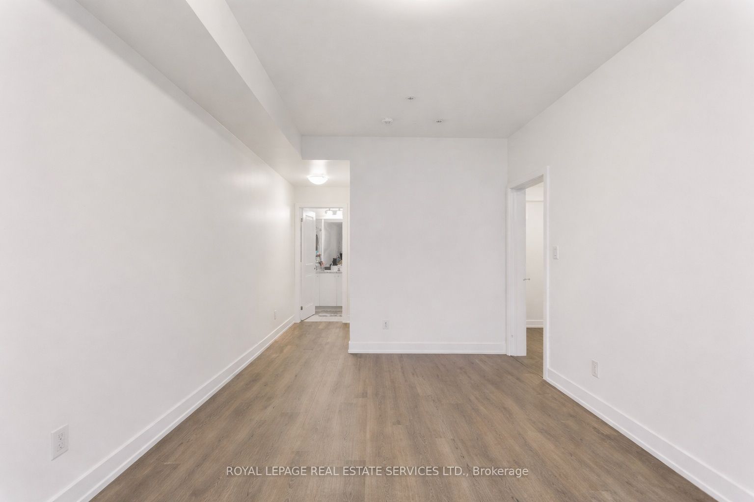 150 Oak Park Boulevard 420 Property Photo 5
