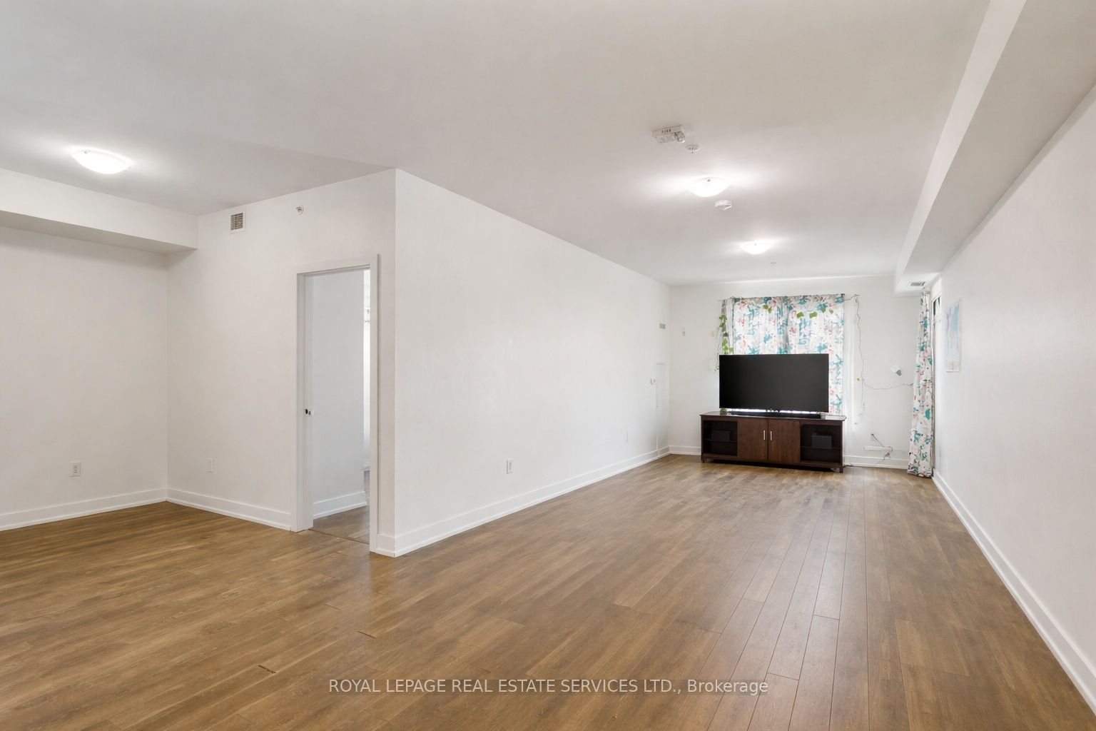 150 Oak Park Boulevard 420 Property Photo 13