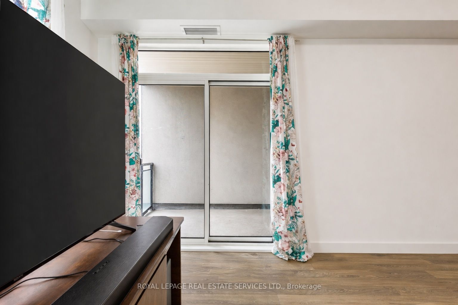 150 Oak Park Boulevard 420 Property Photo 16