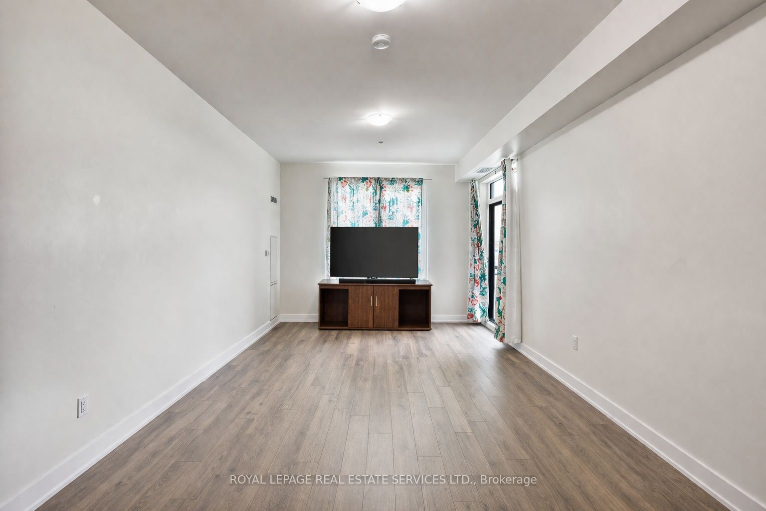 150 Oak Park Boulevard 420 Property Photo 19
