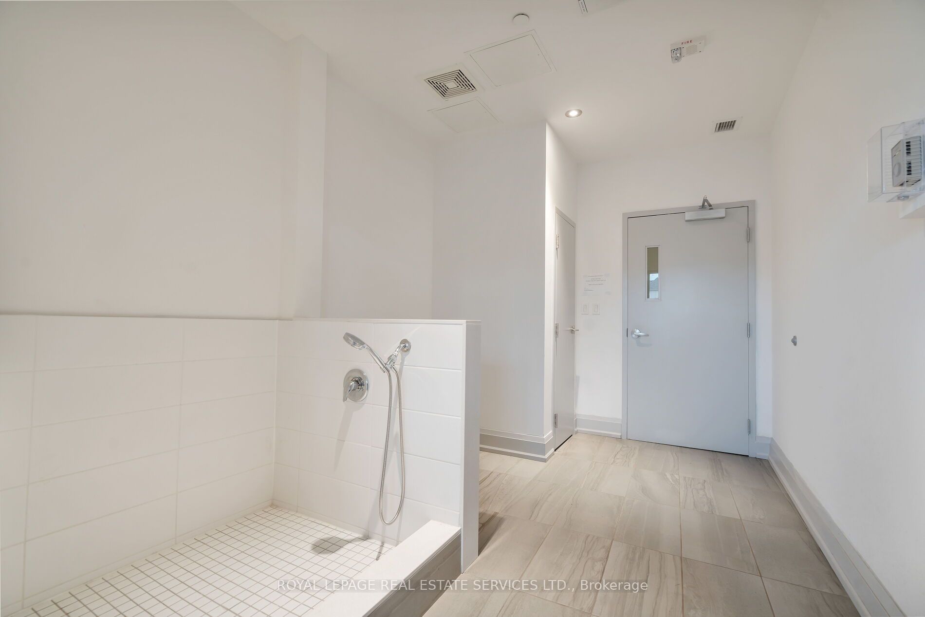 150 Oak Park Boulevard 420 Property Photo 24