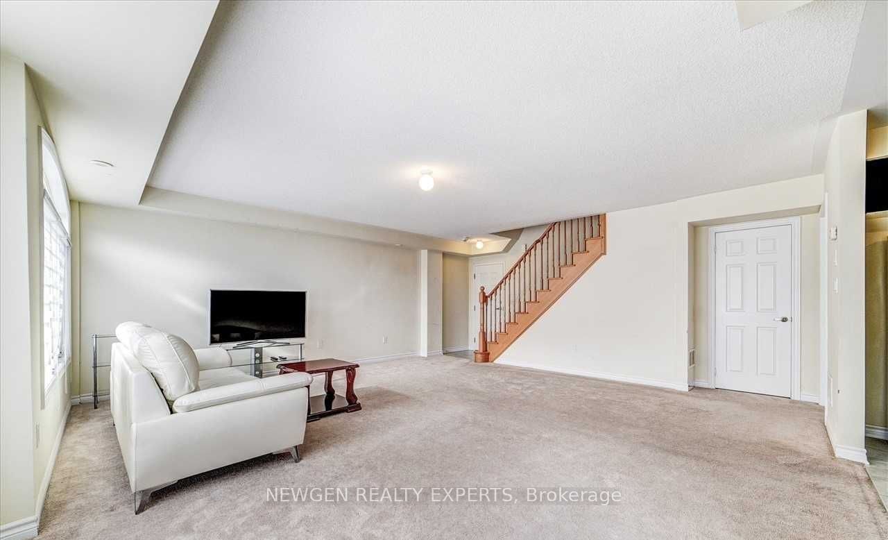 200 Veterans Drive N 16 Property Photo 2