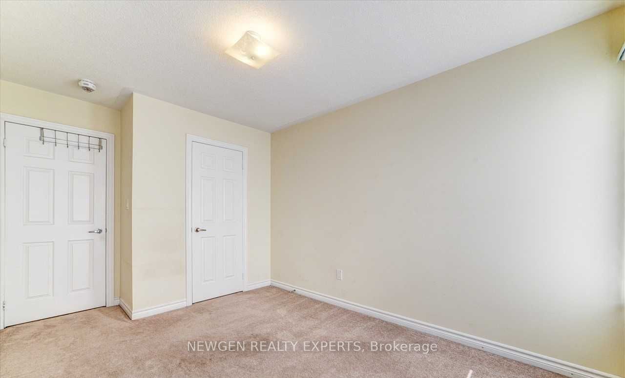 200 Veterans Drive N 16 Property Photo 9