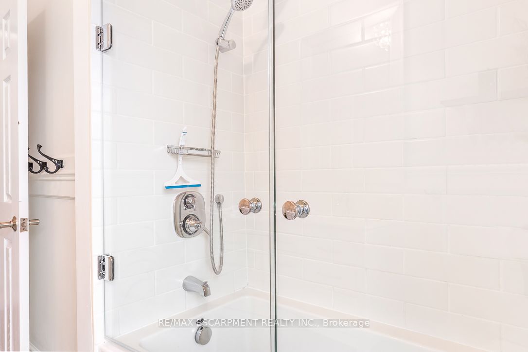 996 Cresthampton Lane Property Photo 34