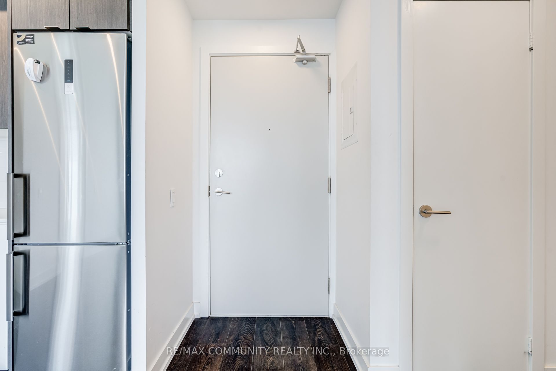 225 Veterans Drive 1206 Property Photo 10