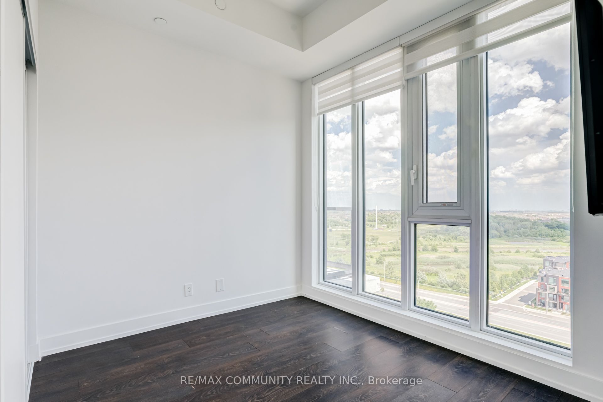 225 Veterans Drive 1206 Property Photo 23