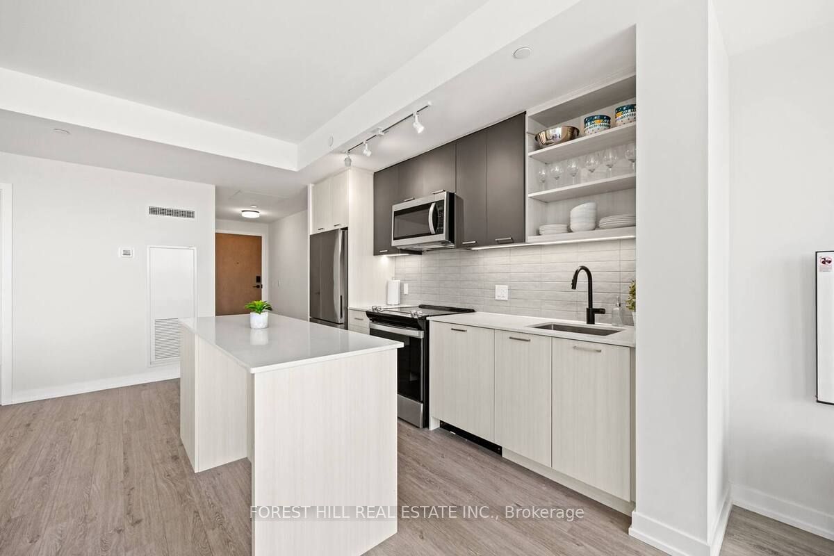 2300 St. Clair Avenue 717 Property Photo 6