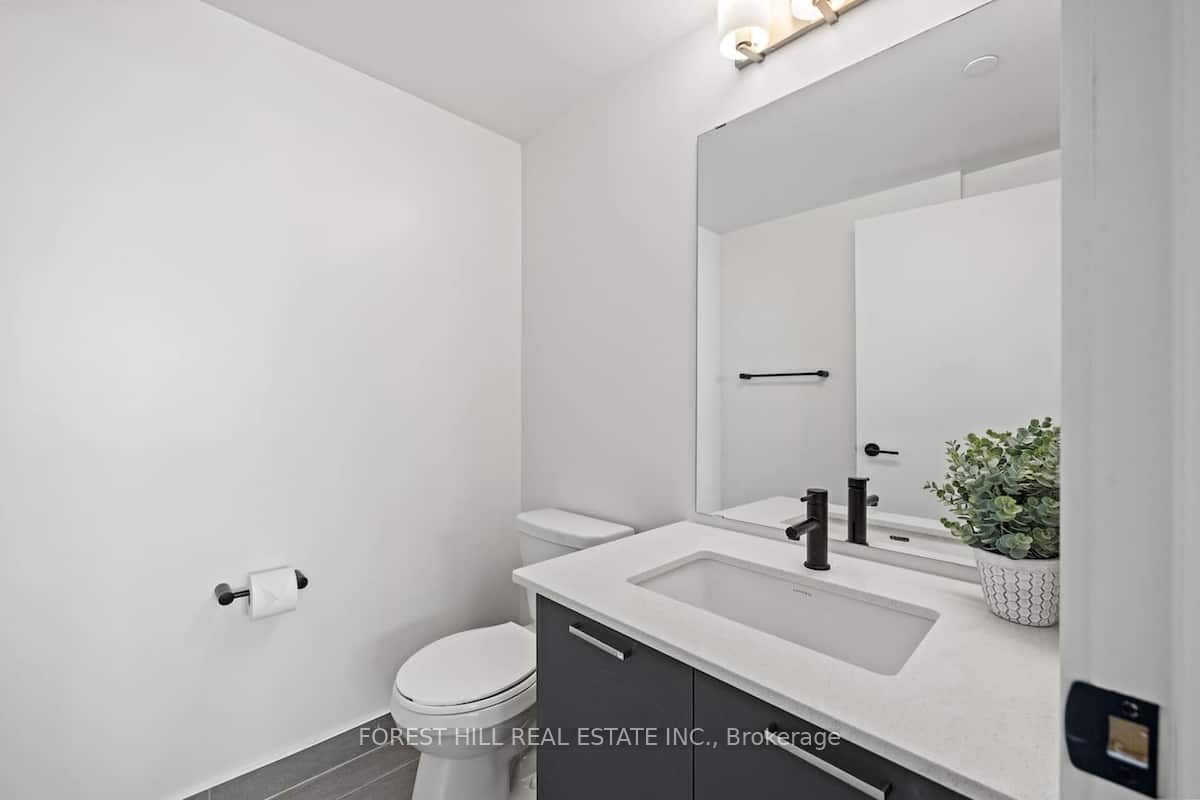 2300 St. Clair Avenue 717 Property Photo 14