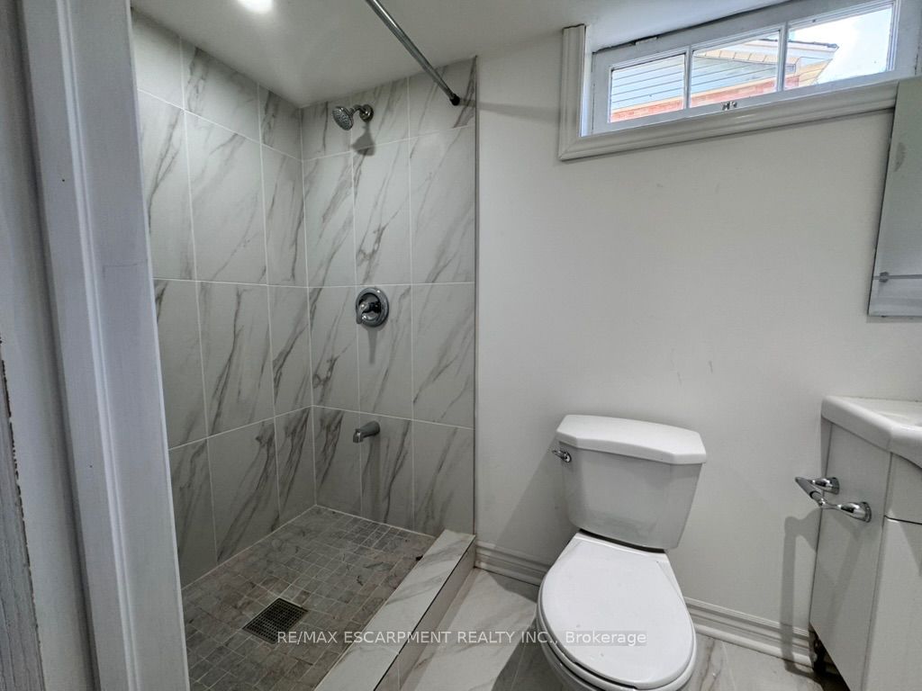46 Plains Road E Lower Unit Property Photo 6