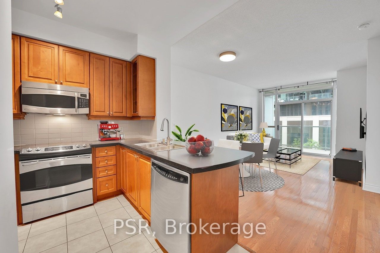 1910 Lake Shore Boulevard W 903 Property Photo 4