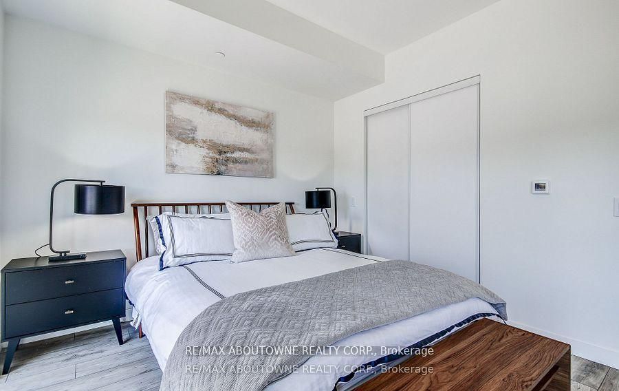 133 Bronte Road B0402 Property Photo 7