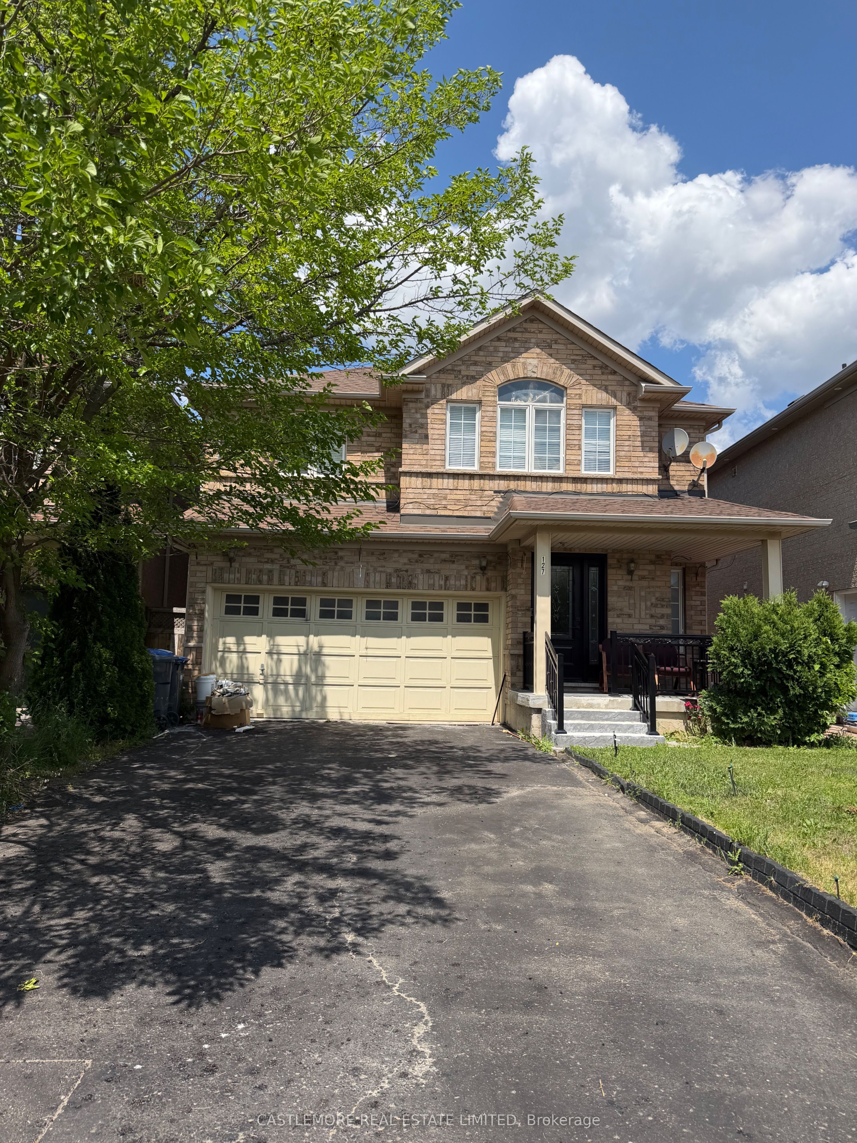 127 Brisdale Drive Property Photo 1