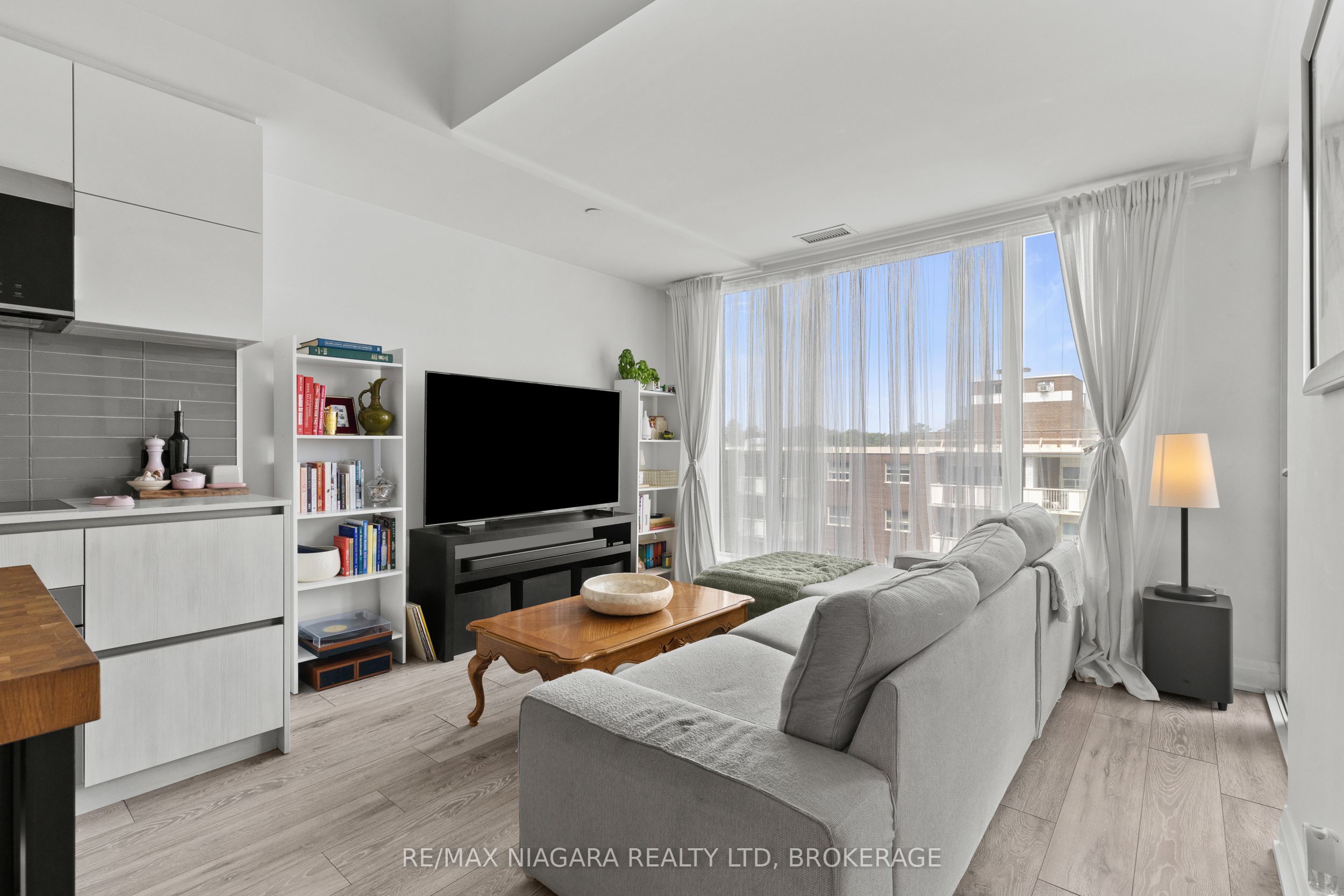 21 Park Street E 717 Property Photo 15