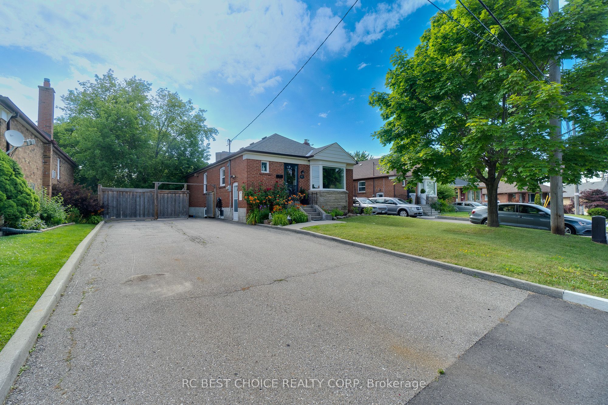 45 Mayall Avenue Main Property Photo 2