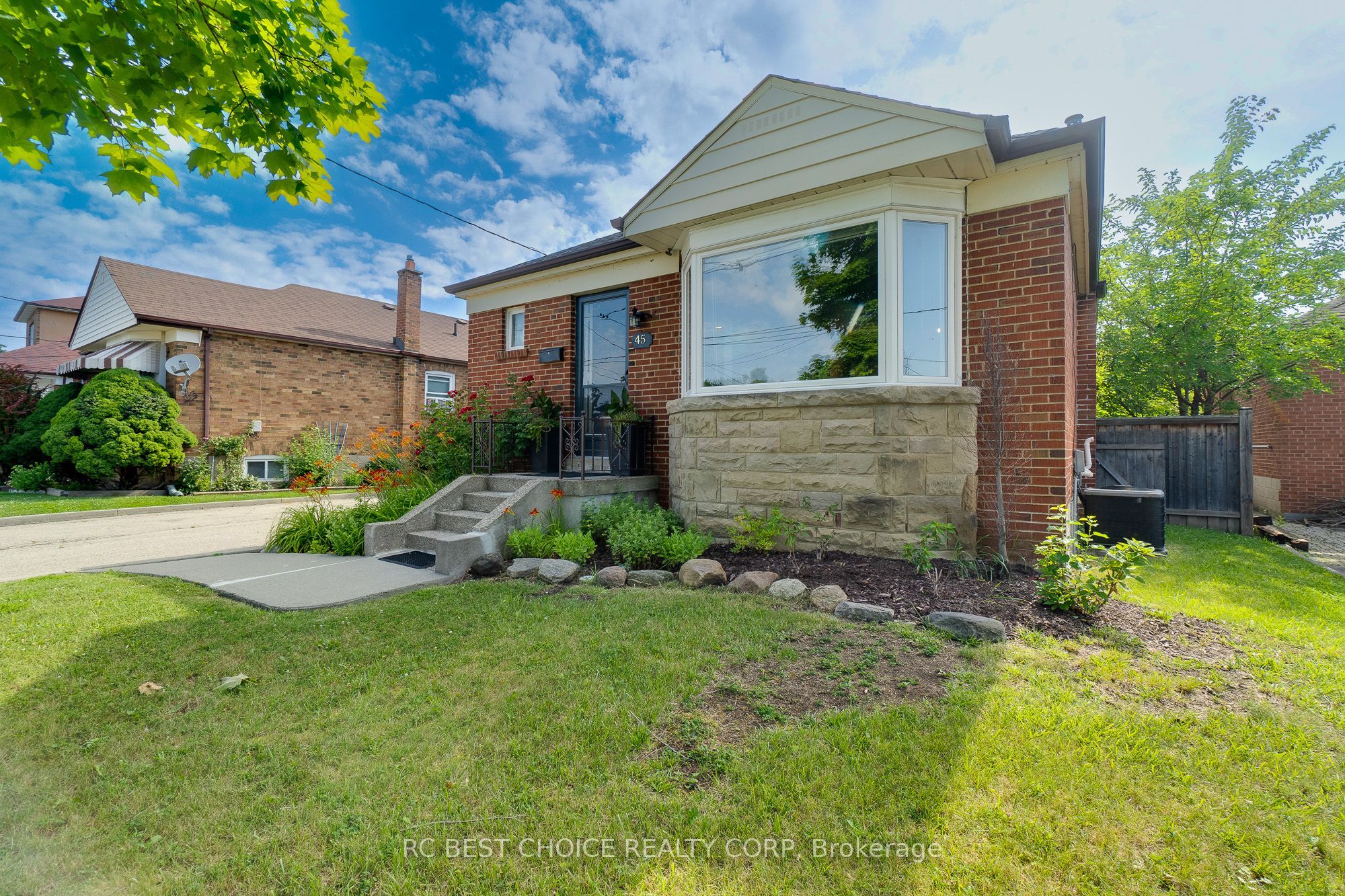 45 Mayall Avenue Main Property Photo 4