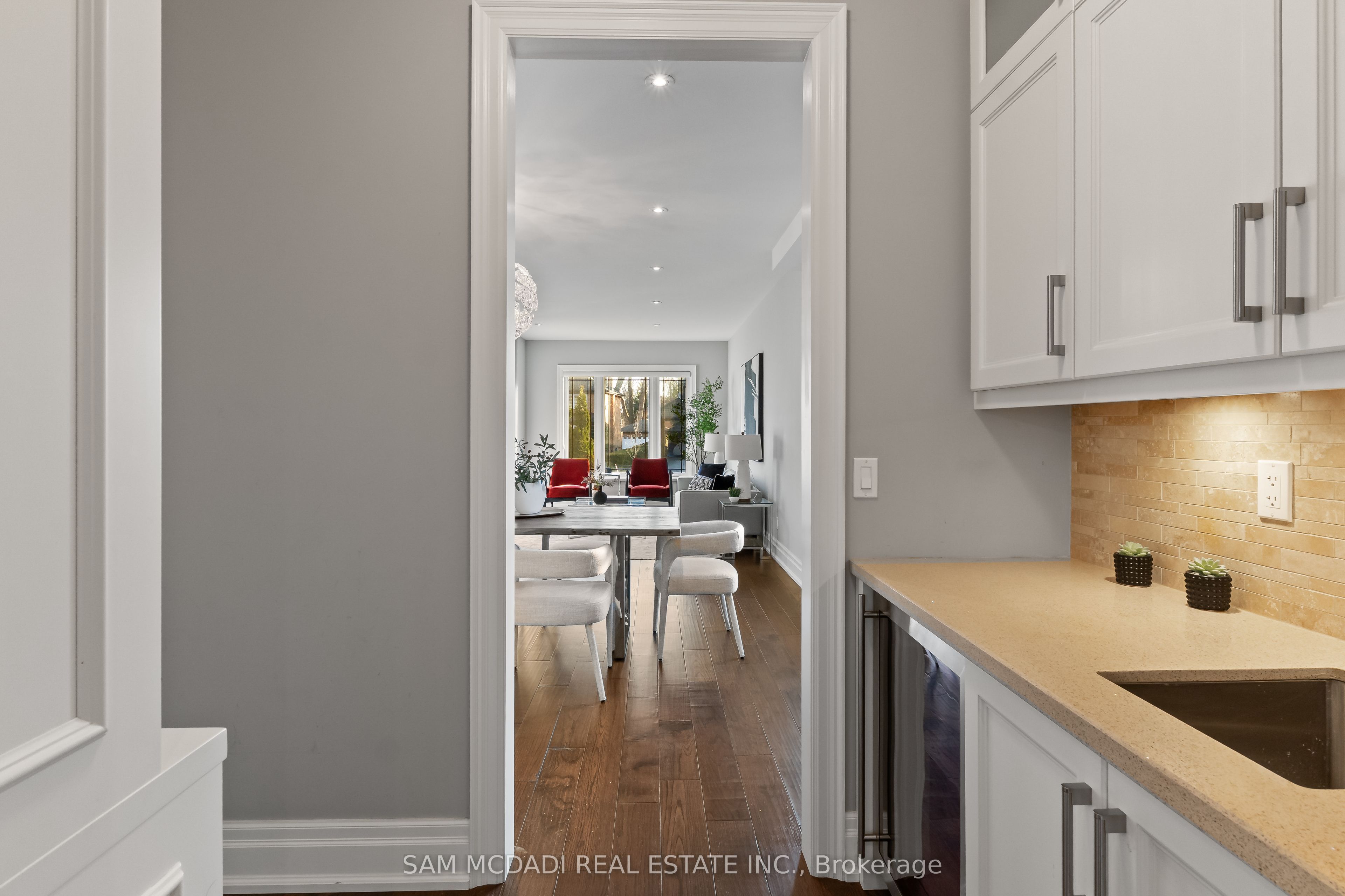 1487 Myron Drive Property Photo 8