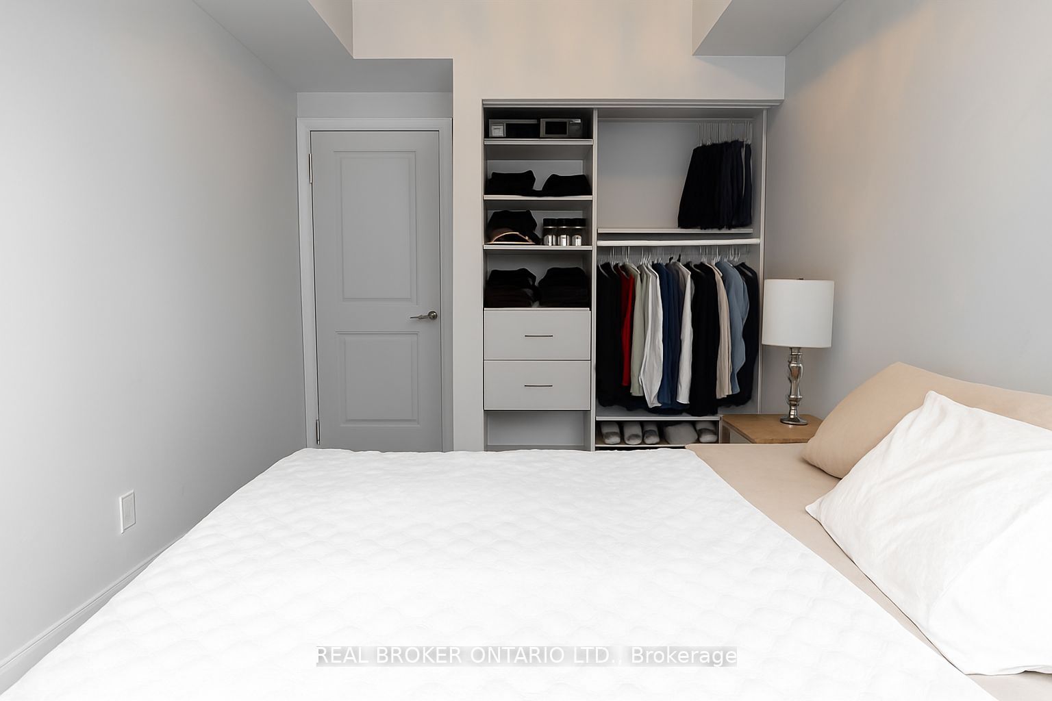 90 Absolute Avenue 2107 Property Photo 12