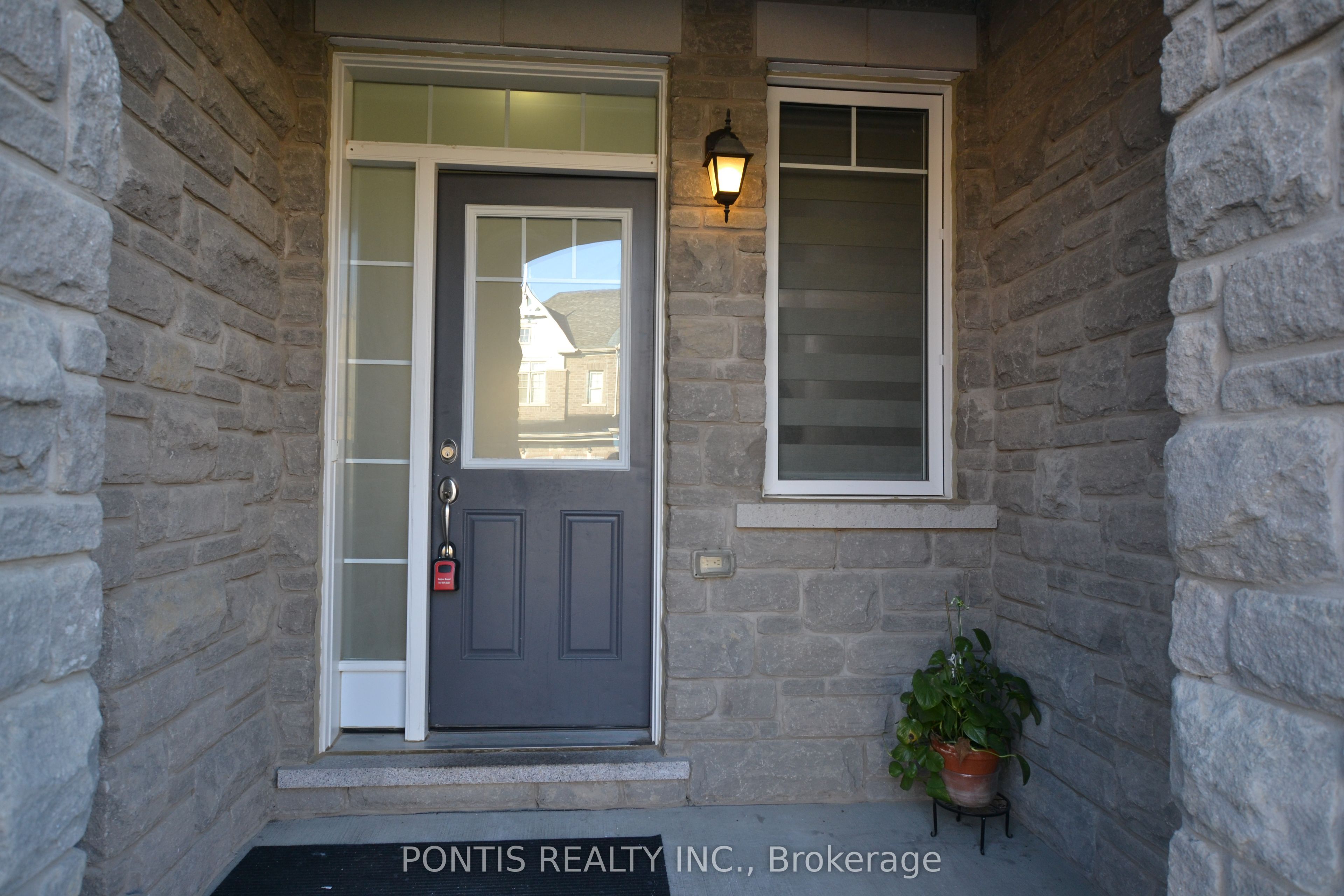 47 Phyllis Drive Property Photo 2