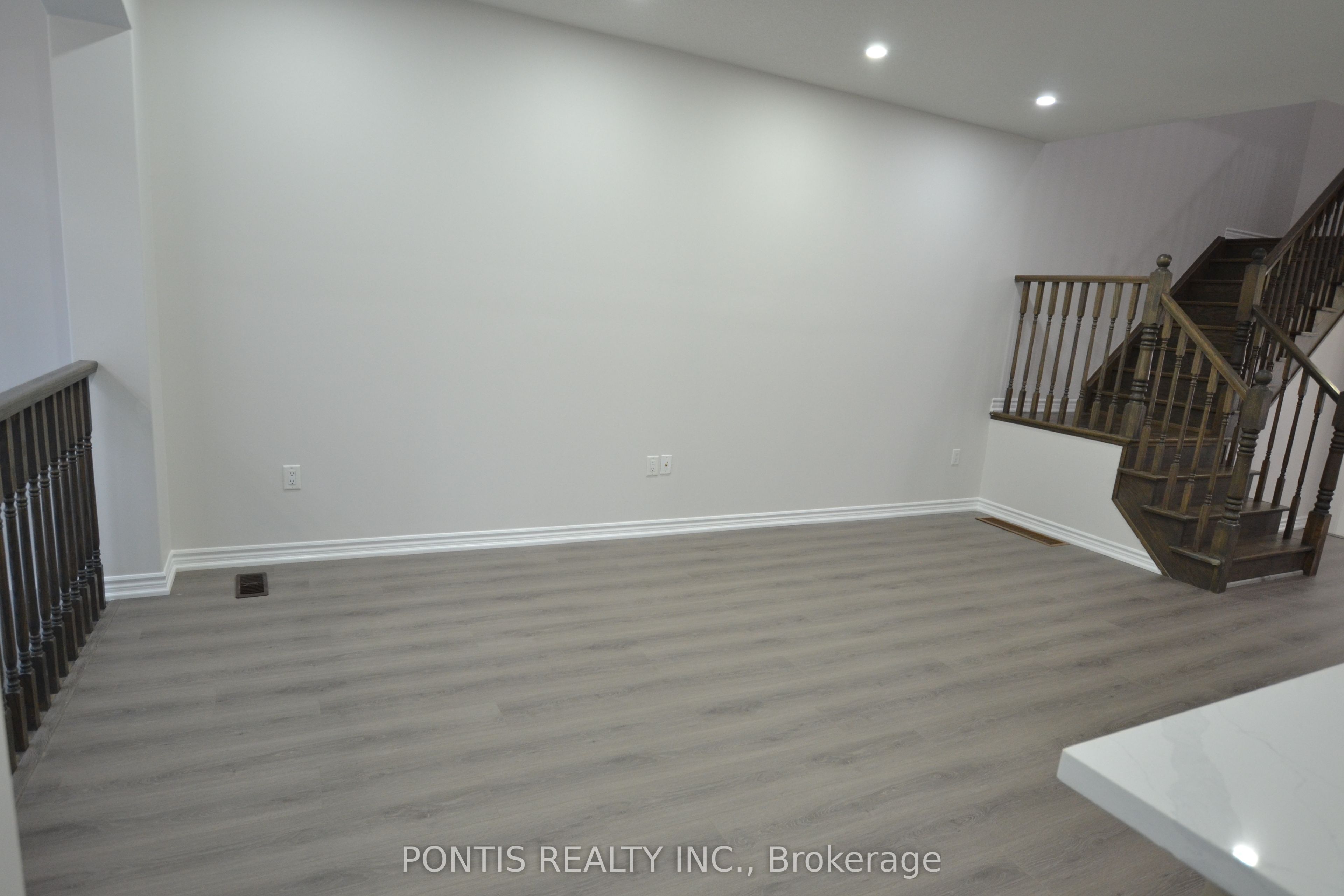 47 Phyllis Drive Property Photo 8