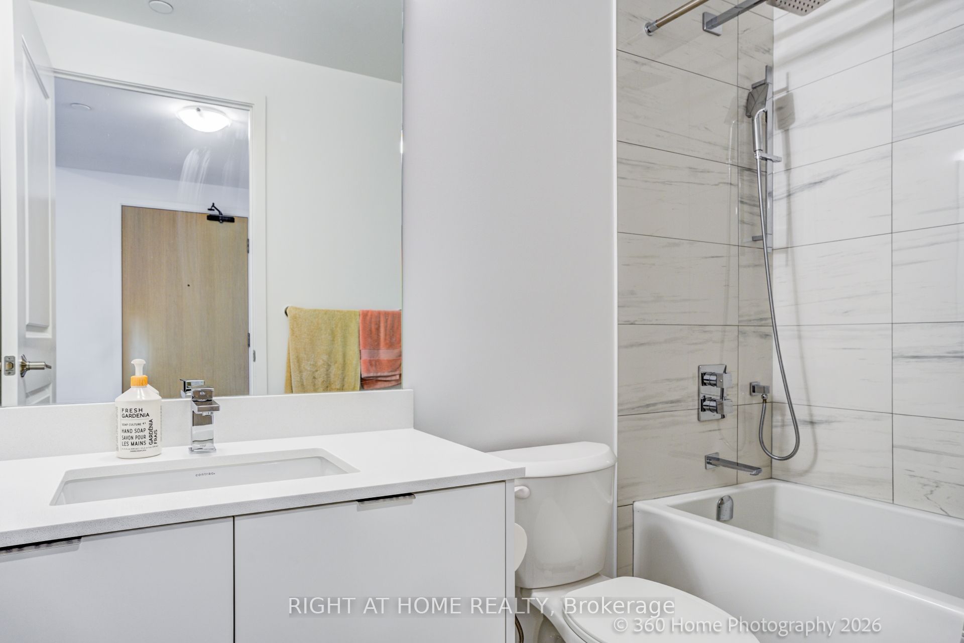 202 Burnhamthorpe Road E 505 Property Photo 7