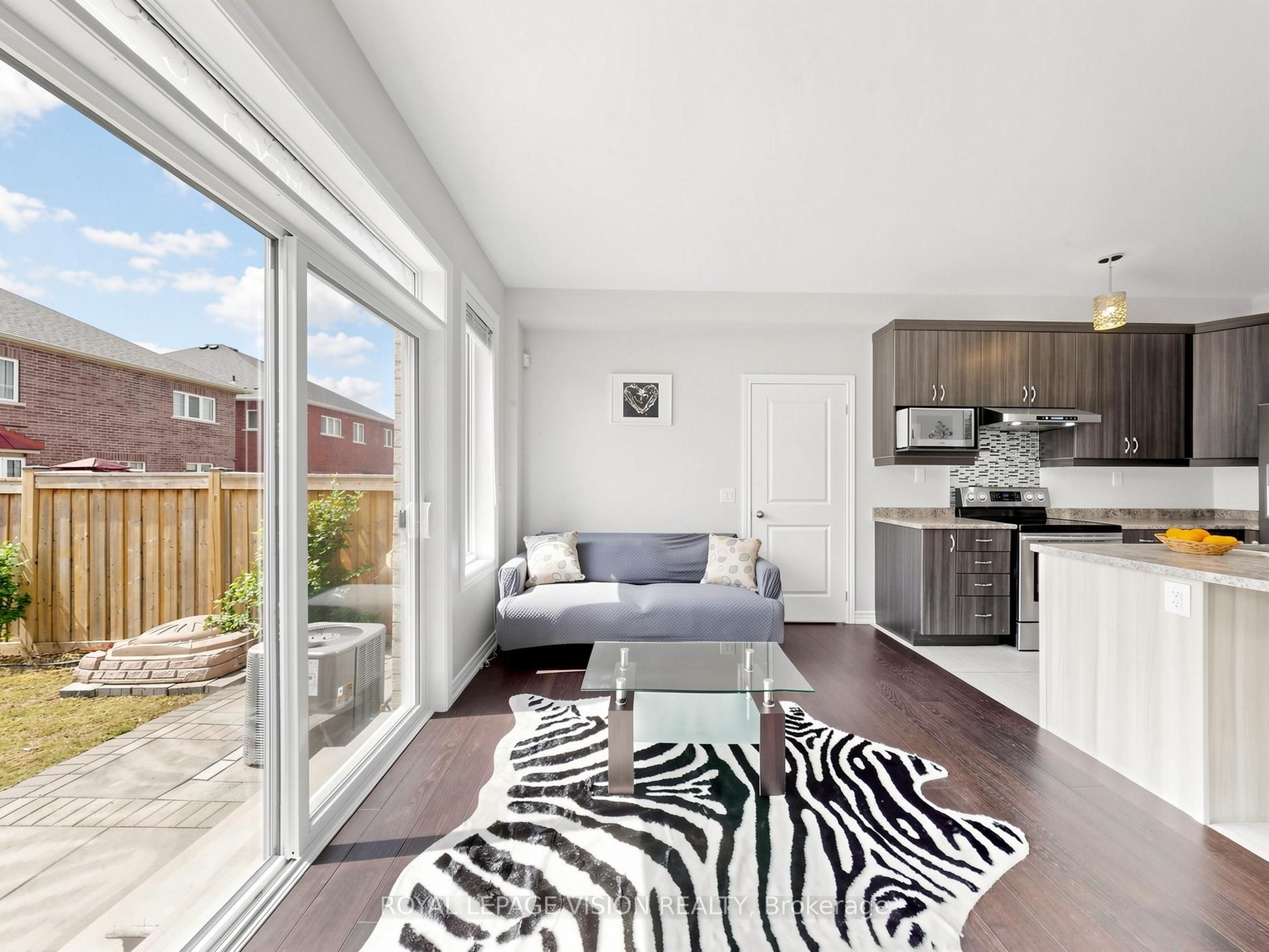 24 Pennycross Crescent Property Photo 7