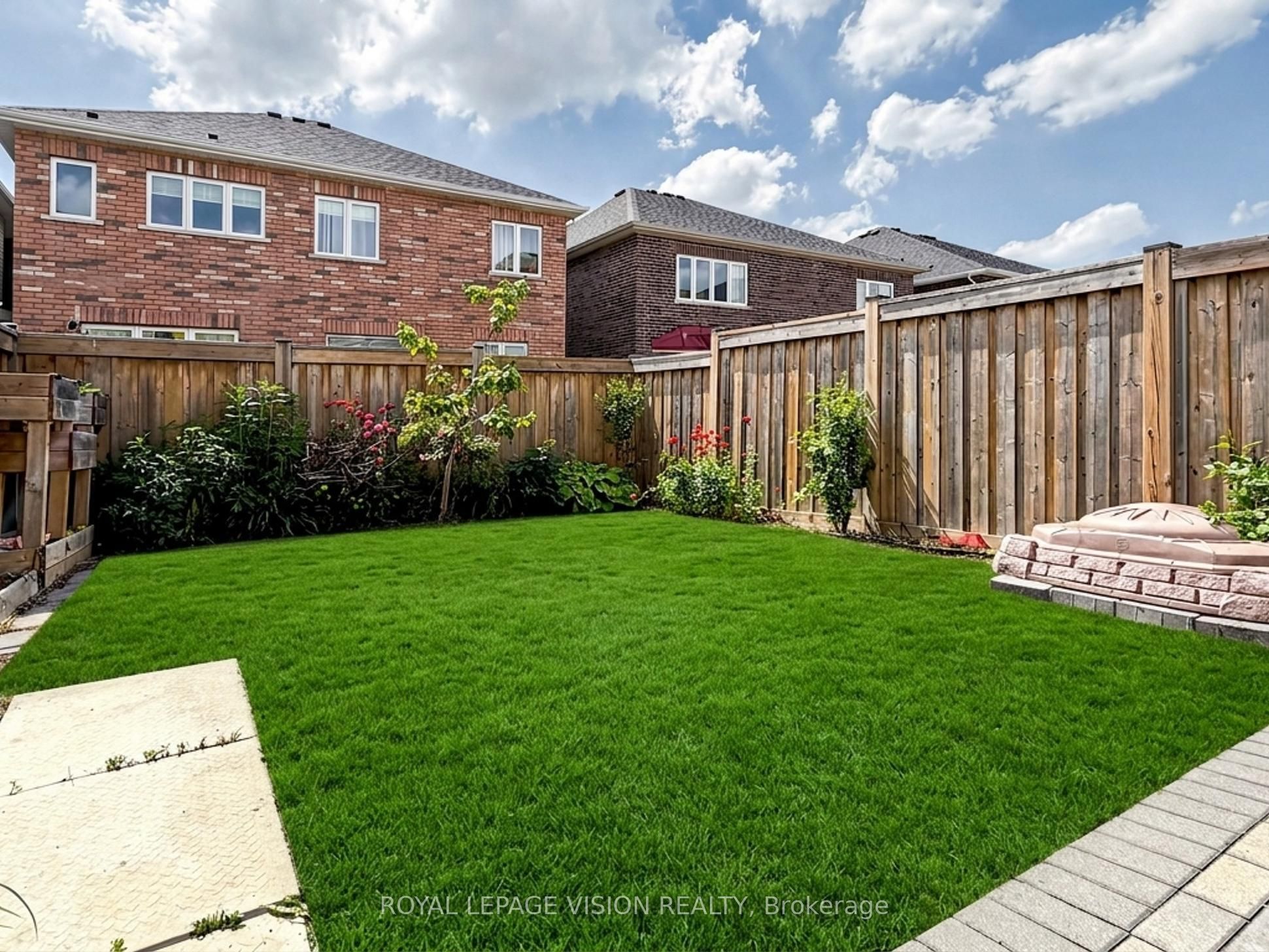 24 Pennycross Crescent Property Photo 26
