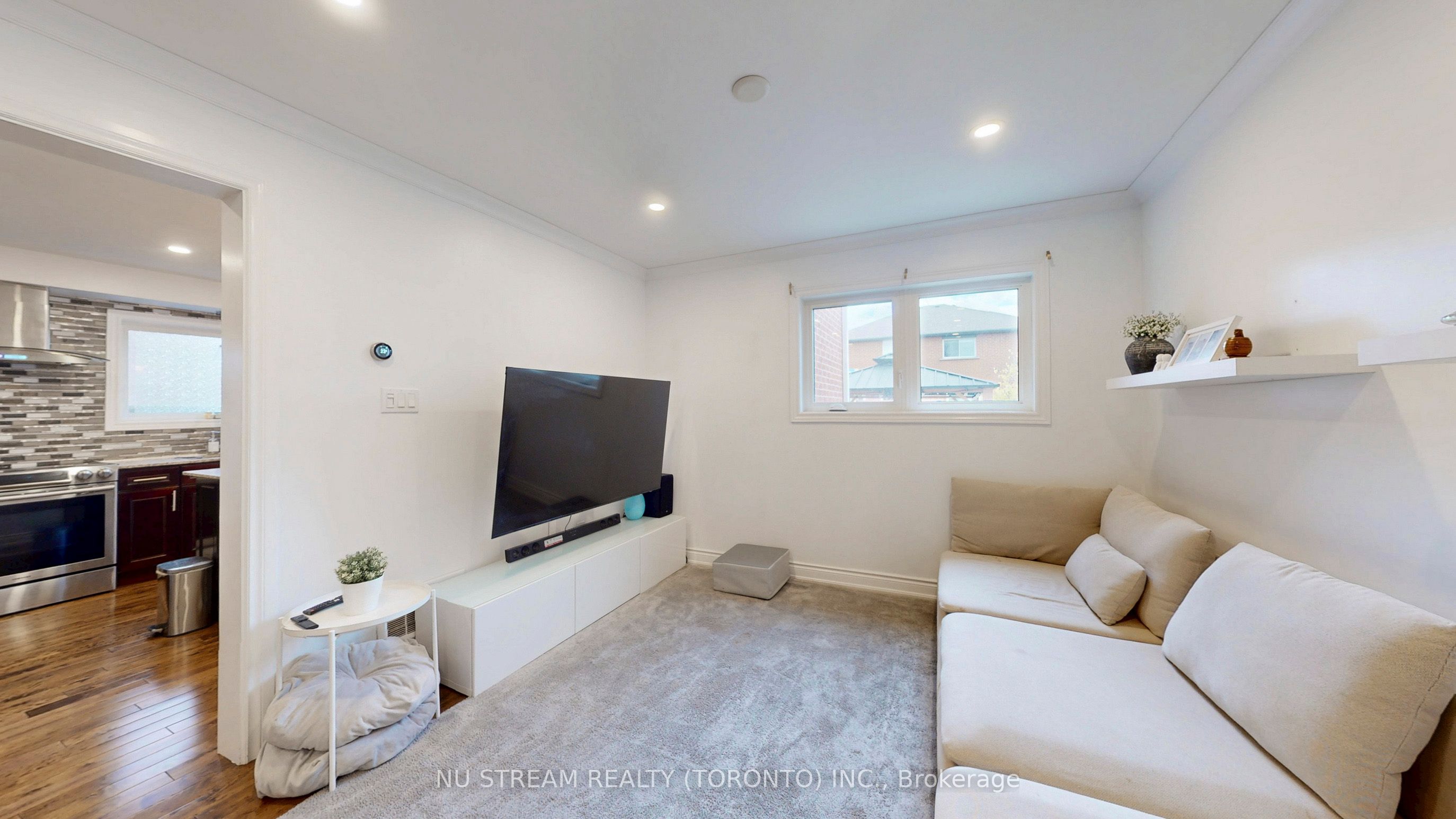 3926 Hazelridge Road Property Photo 5