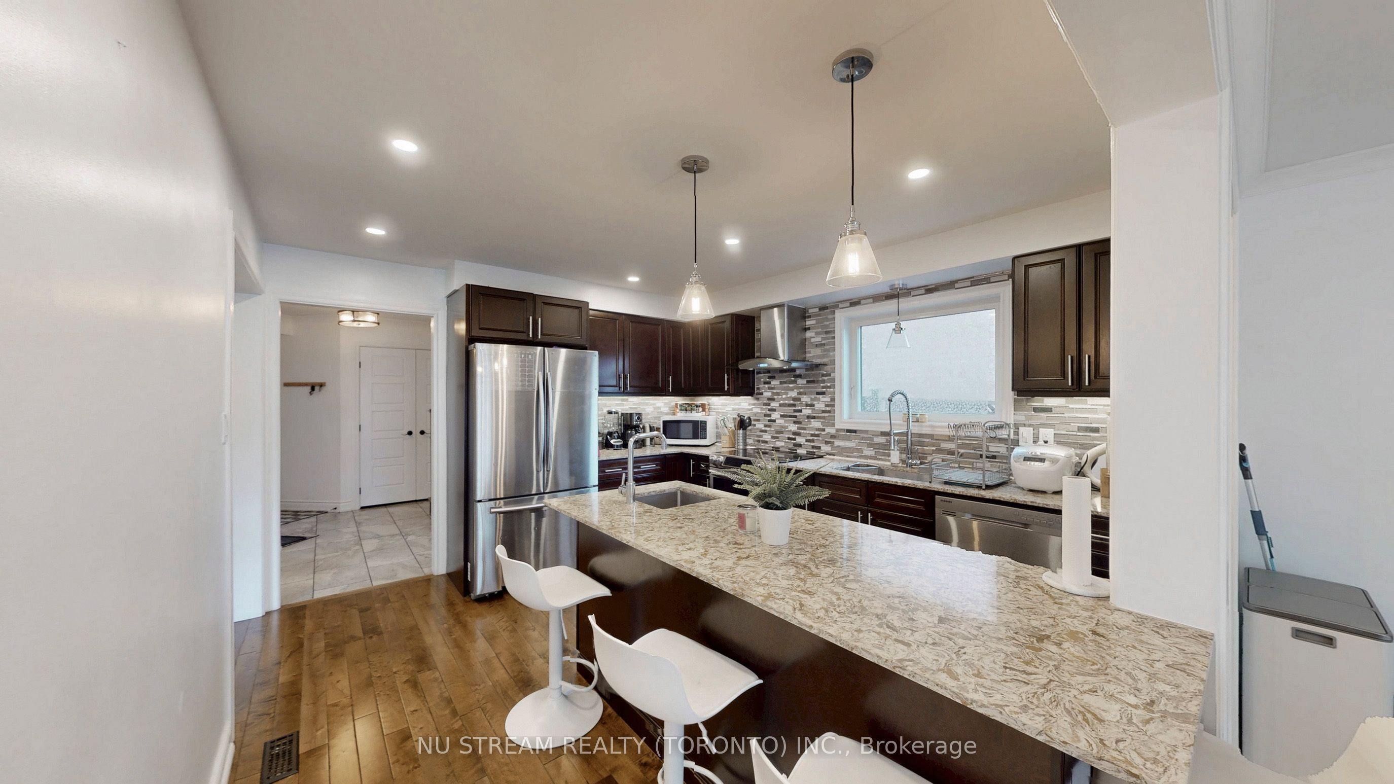 3926 Hazelridge Road Property Photo 10