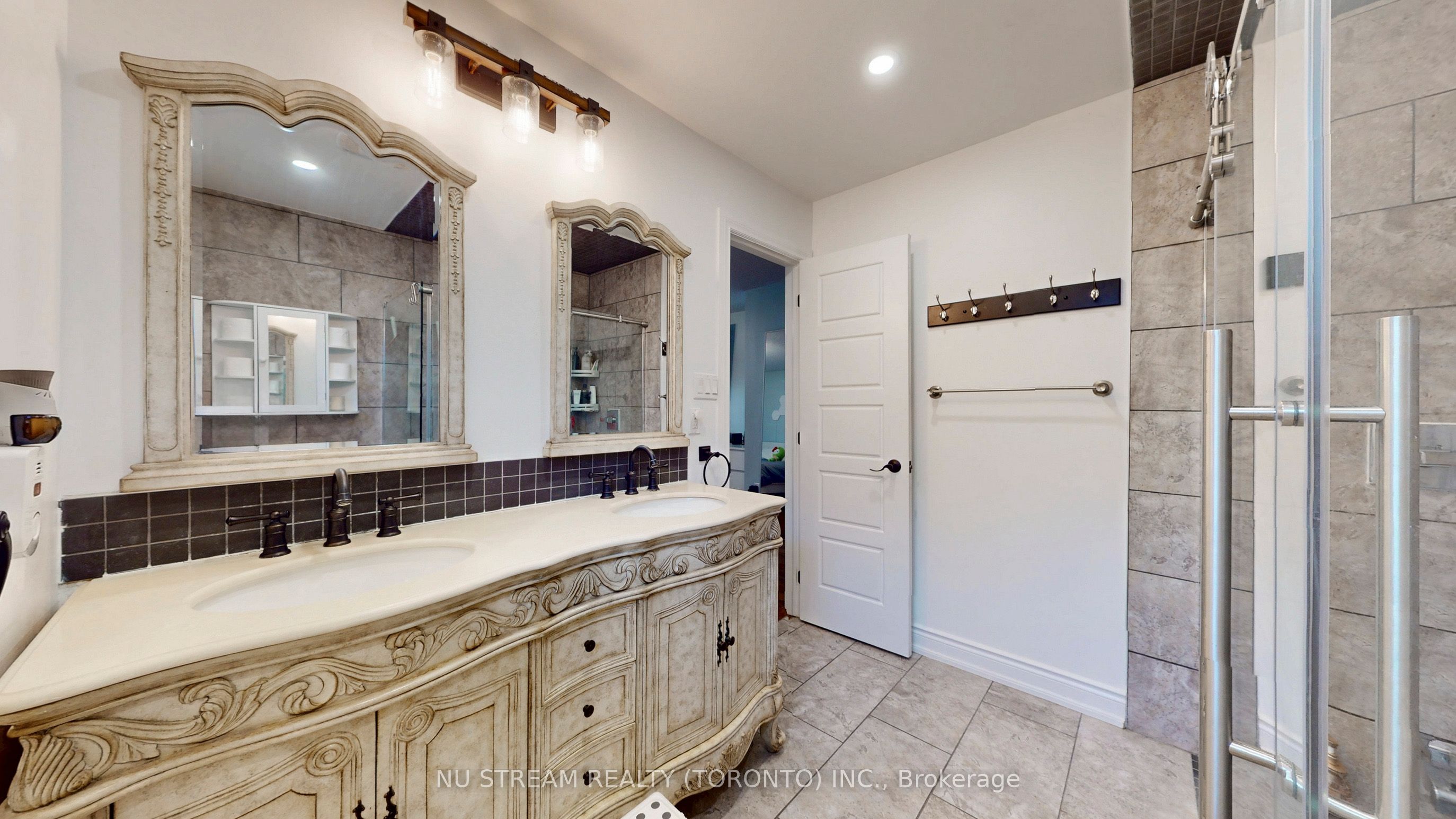 3926 Hazelridge Road Property Photo 23