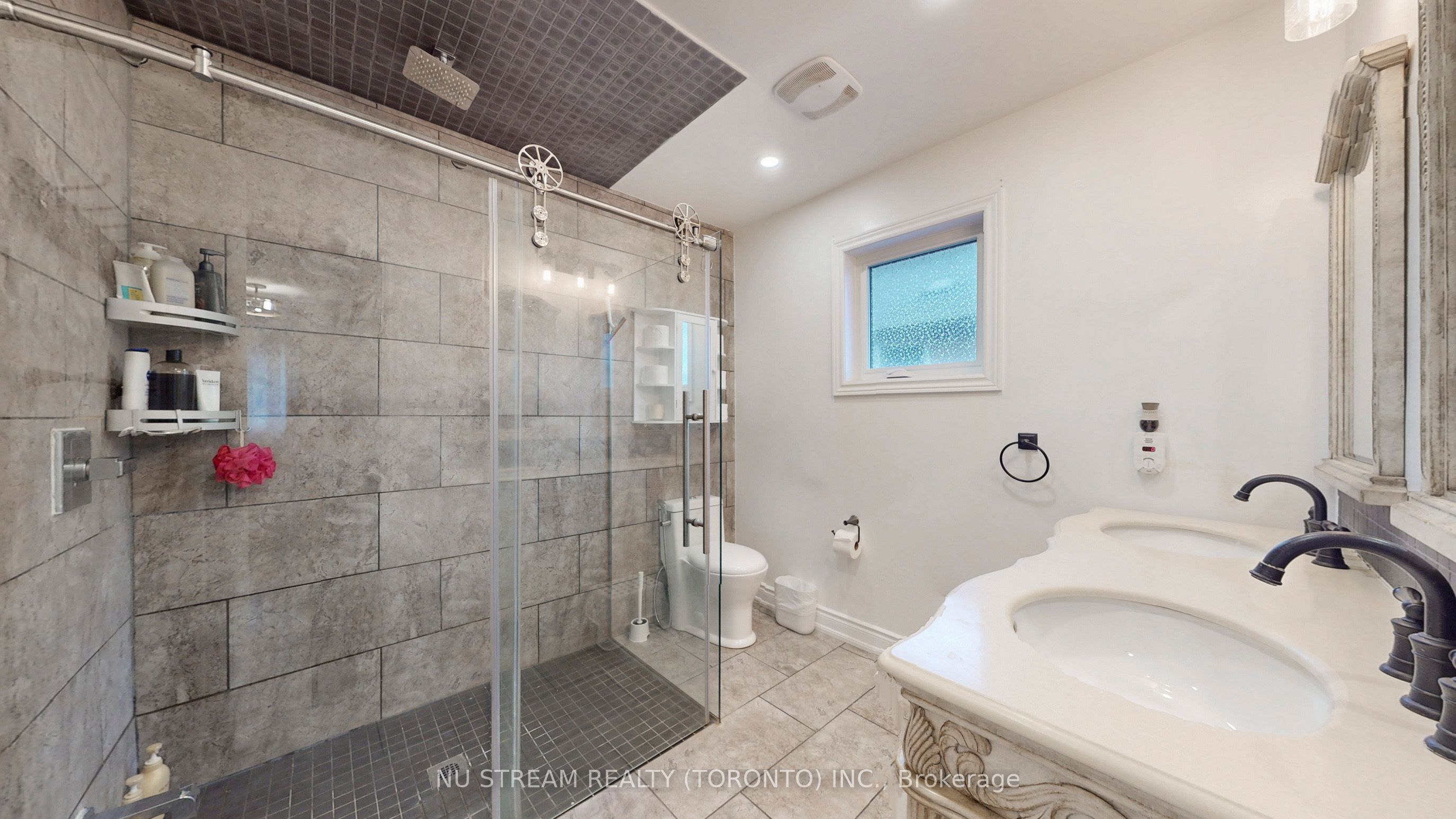 3926 Hazelridge Road Property Photo 24
