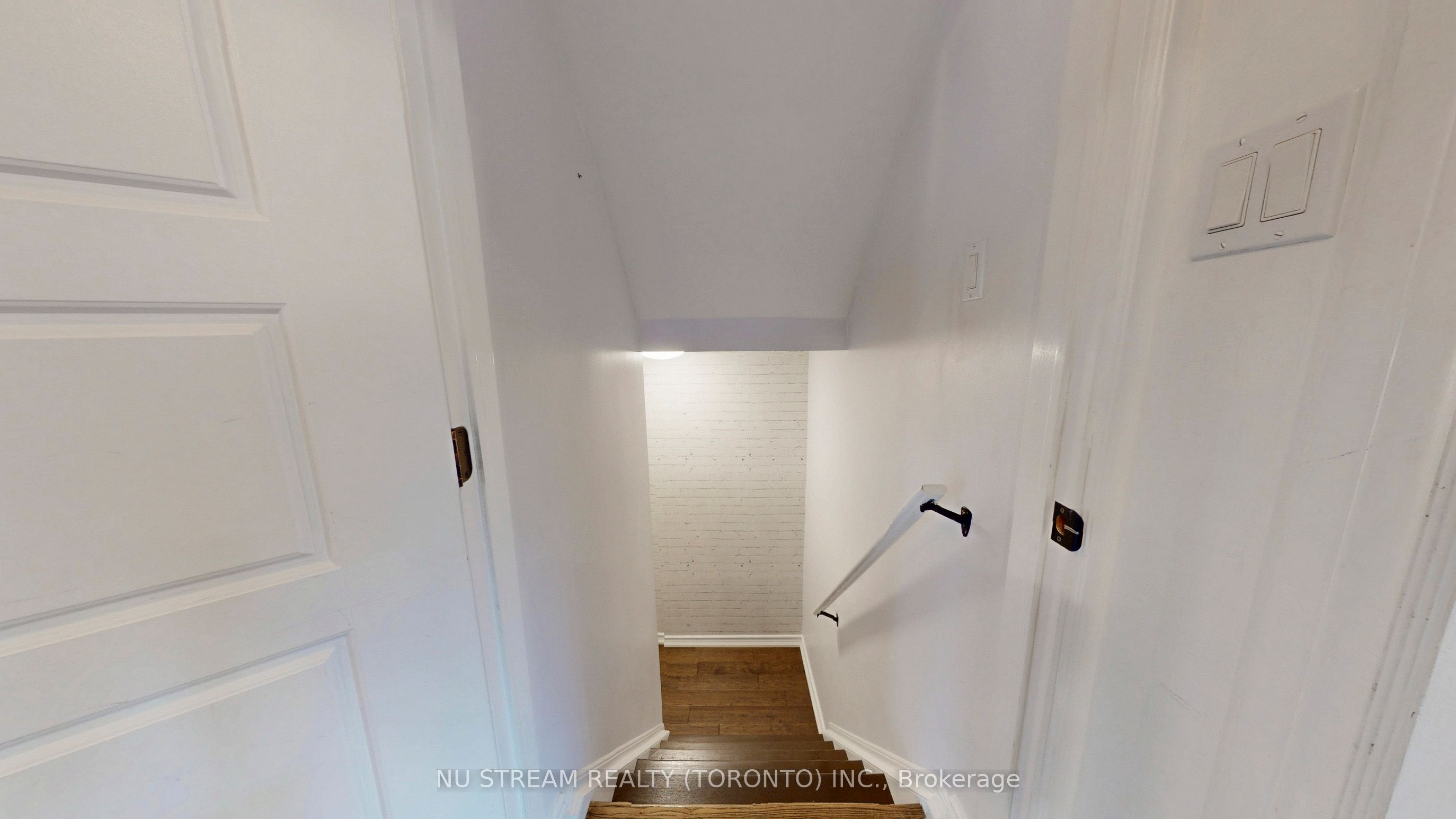 3926 Hazelridge Road Property Photo 32