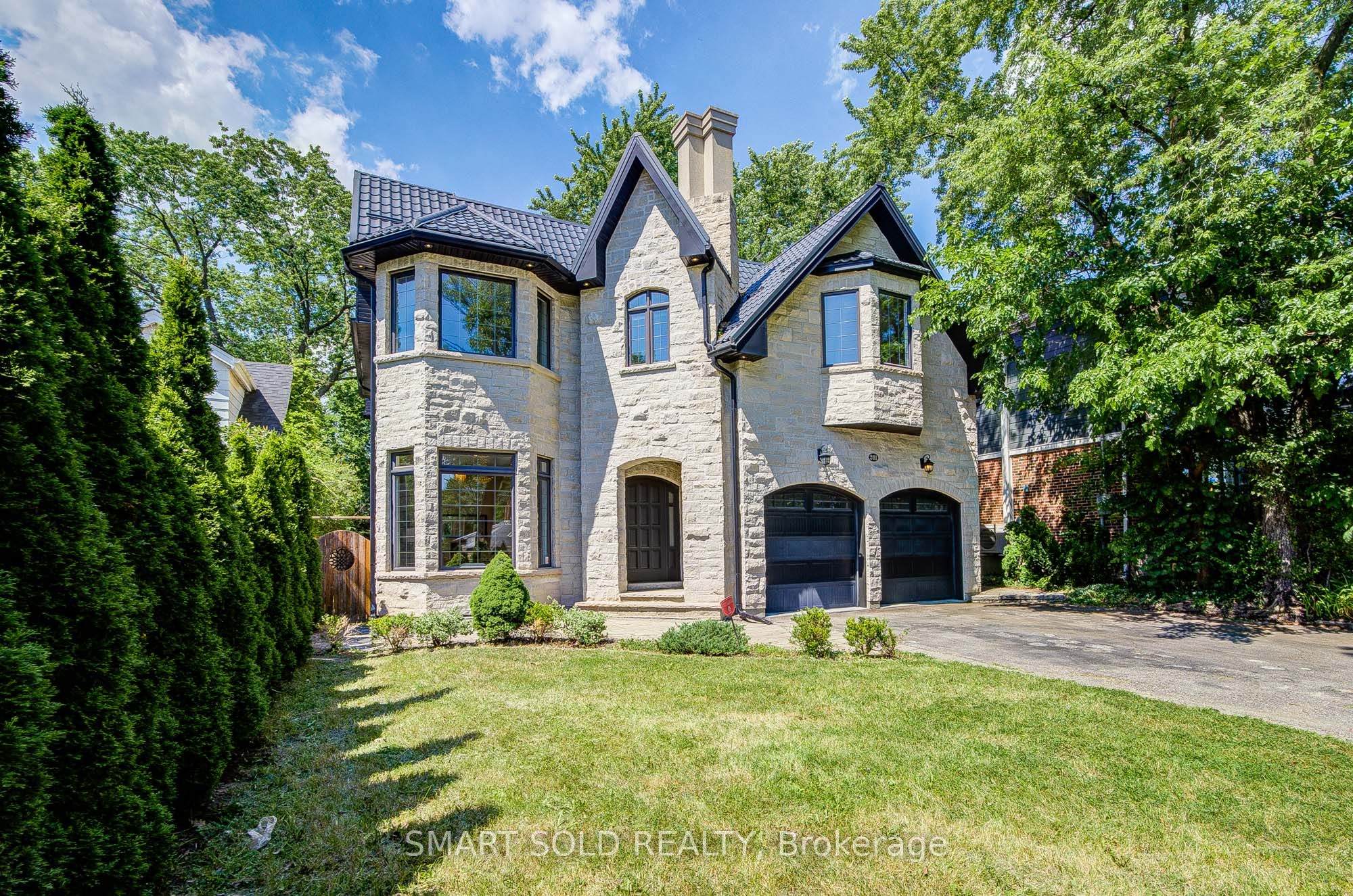 201 Burnhamthorpe Road