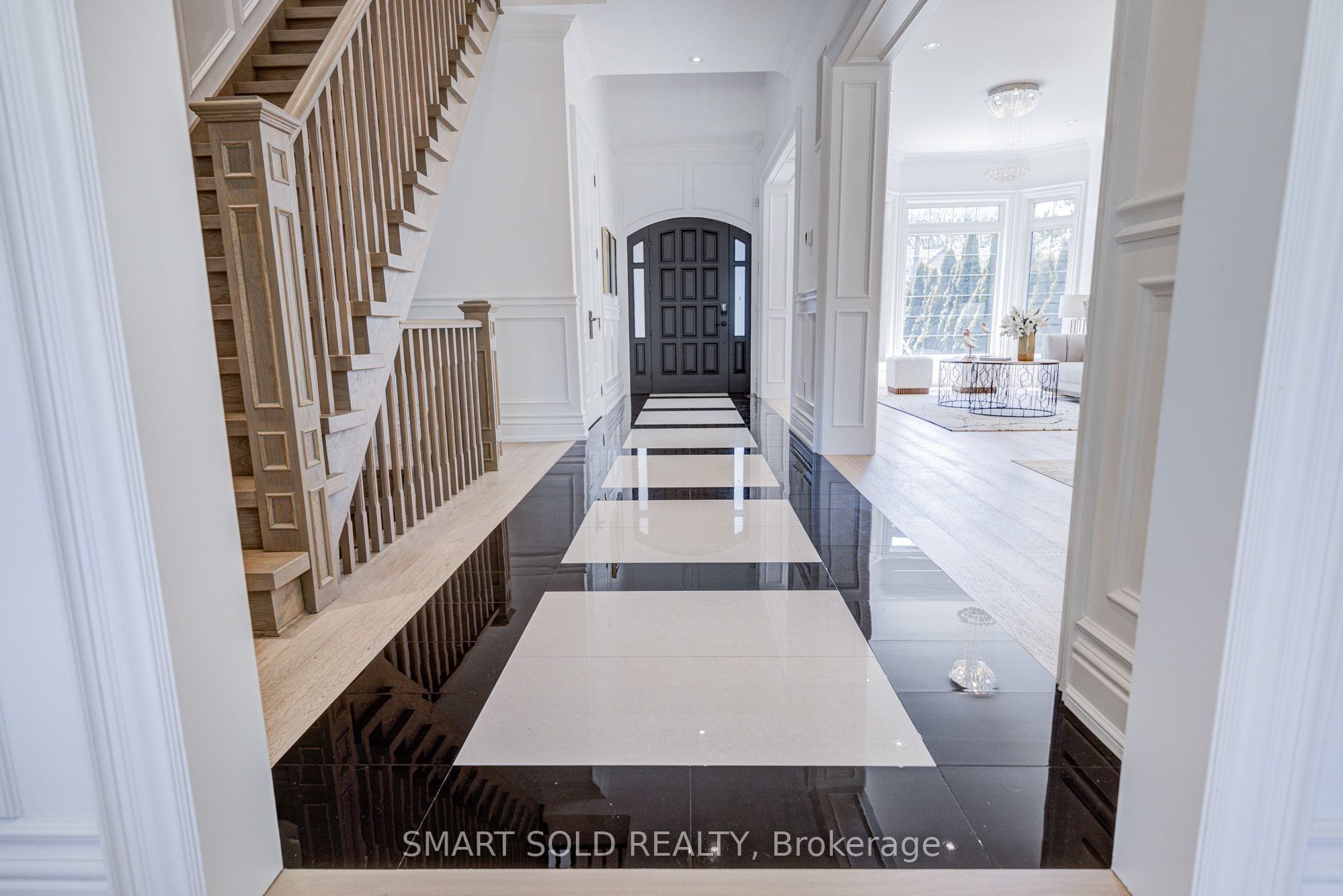 201 Burnhamthorpe Road Property Photo 4